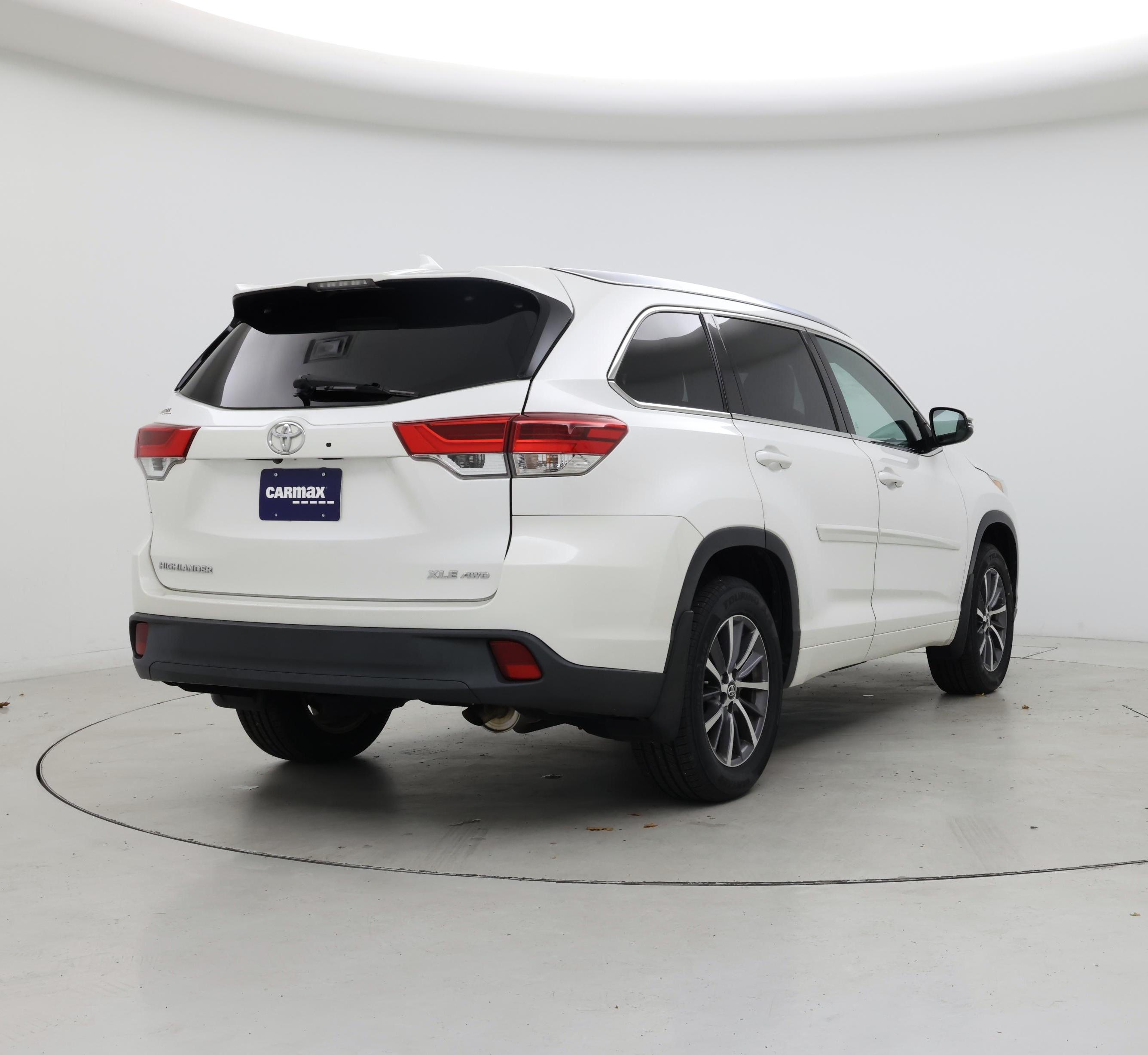 Thumbnail: 2017 Toyota Highlander - 8