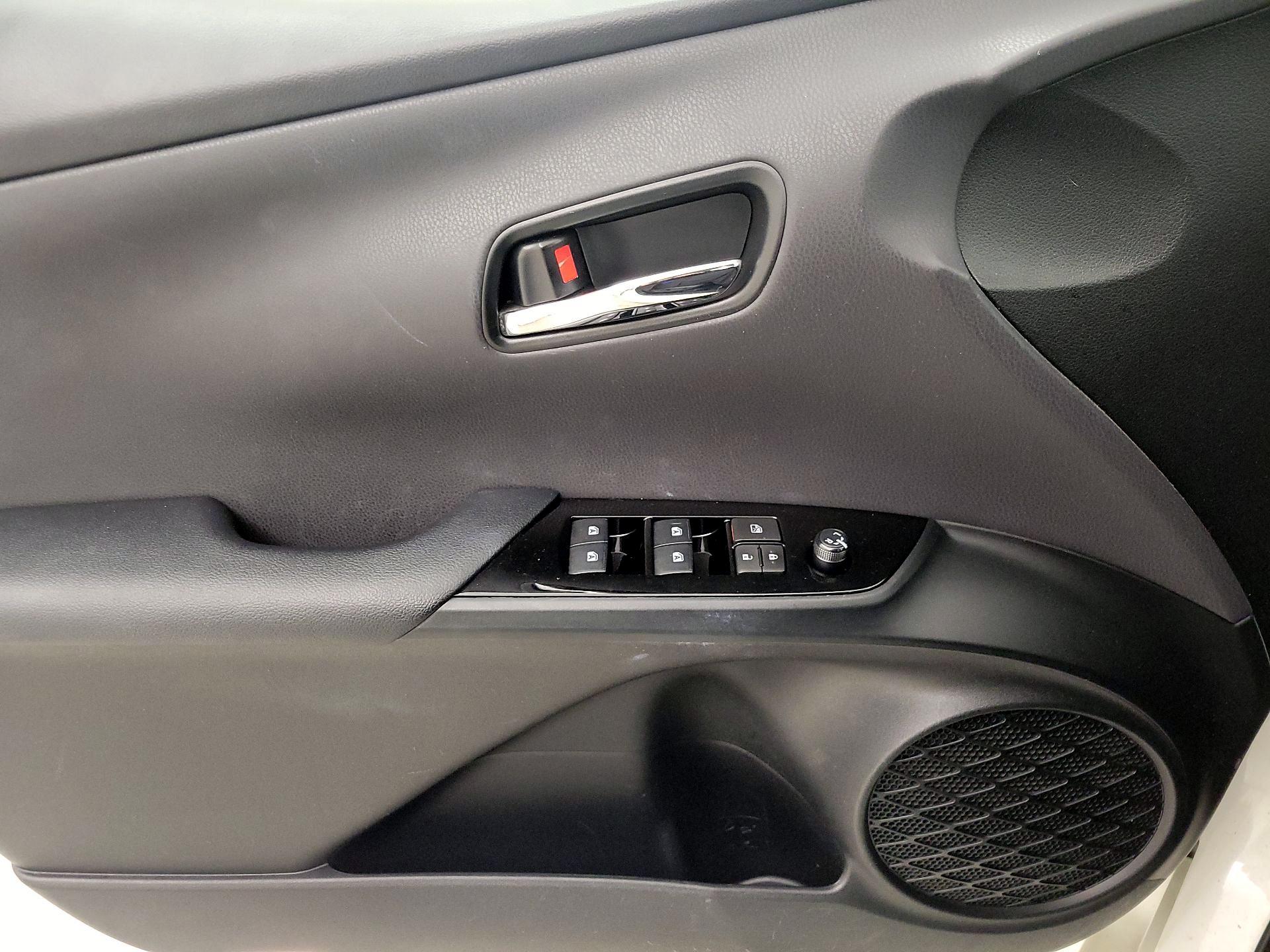 Thumbnail: 2018 Toyota Prius Prime - 12