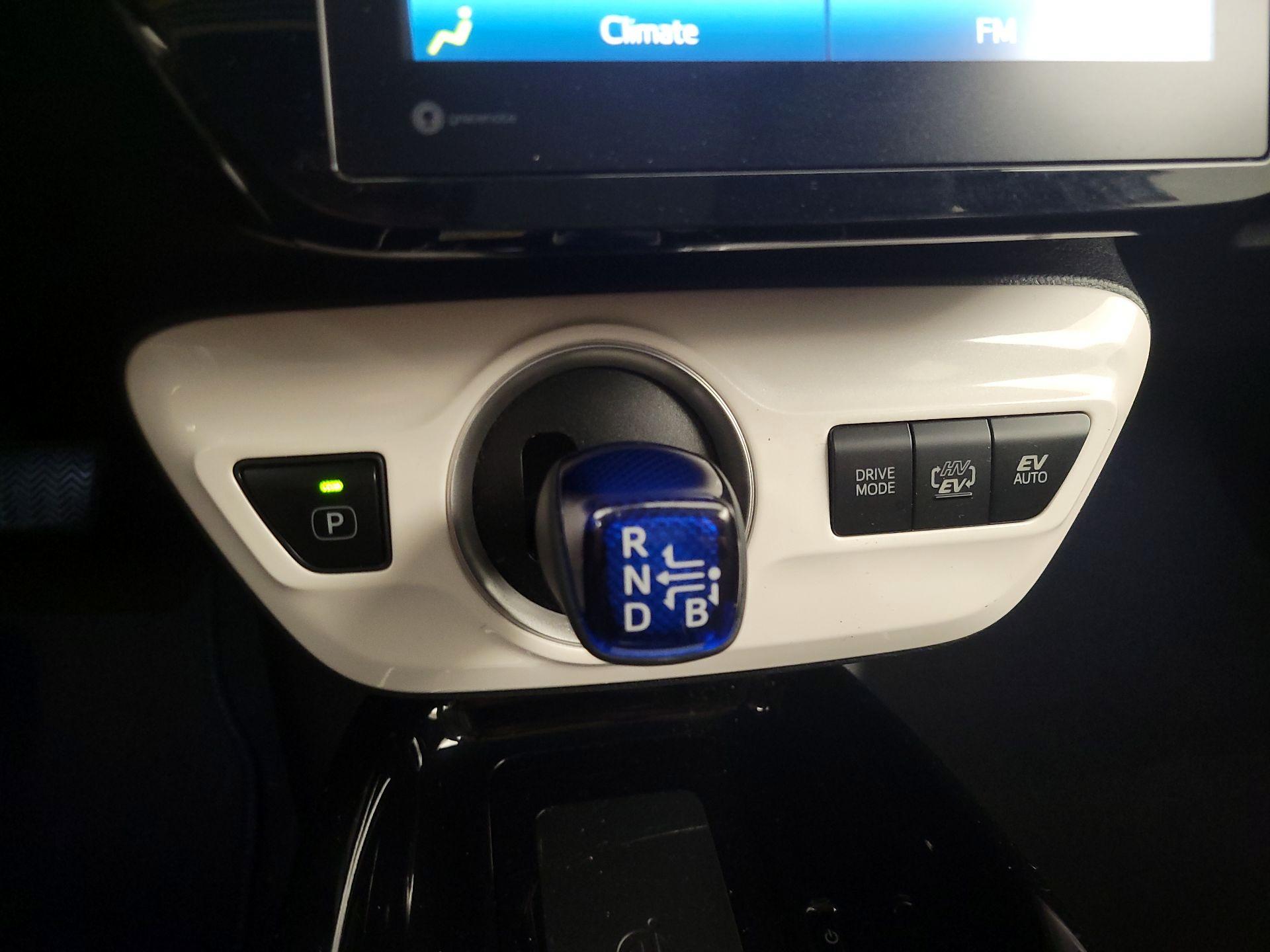 Thumbnail: 2018 Toyota Prius Prime - 18