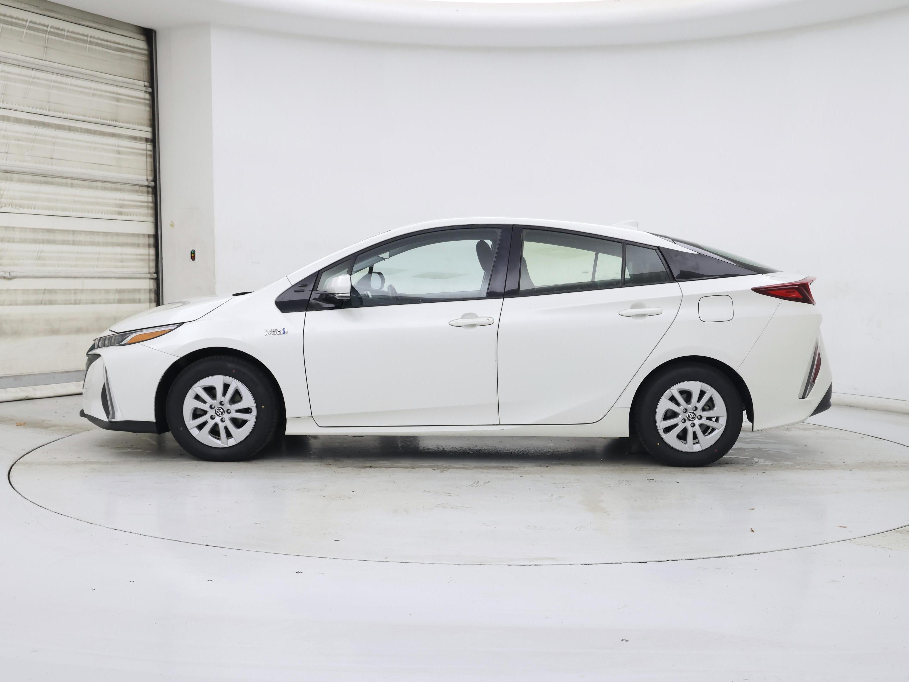 Thumbnail: 2018 Toyota Prius Prime - 3