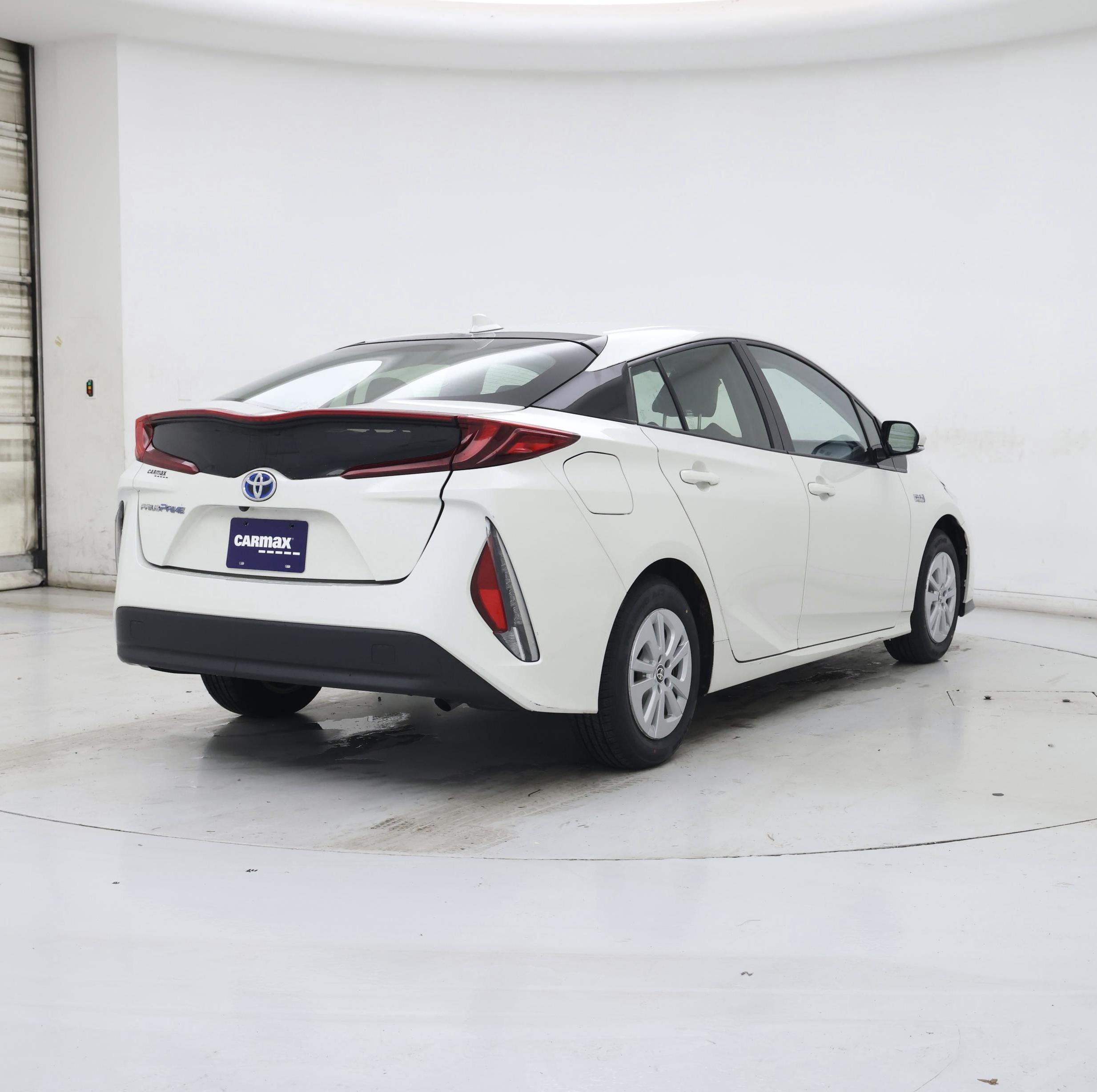 Thumbnail: 2018 Toyota Prius Prime - 8