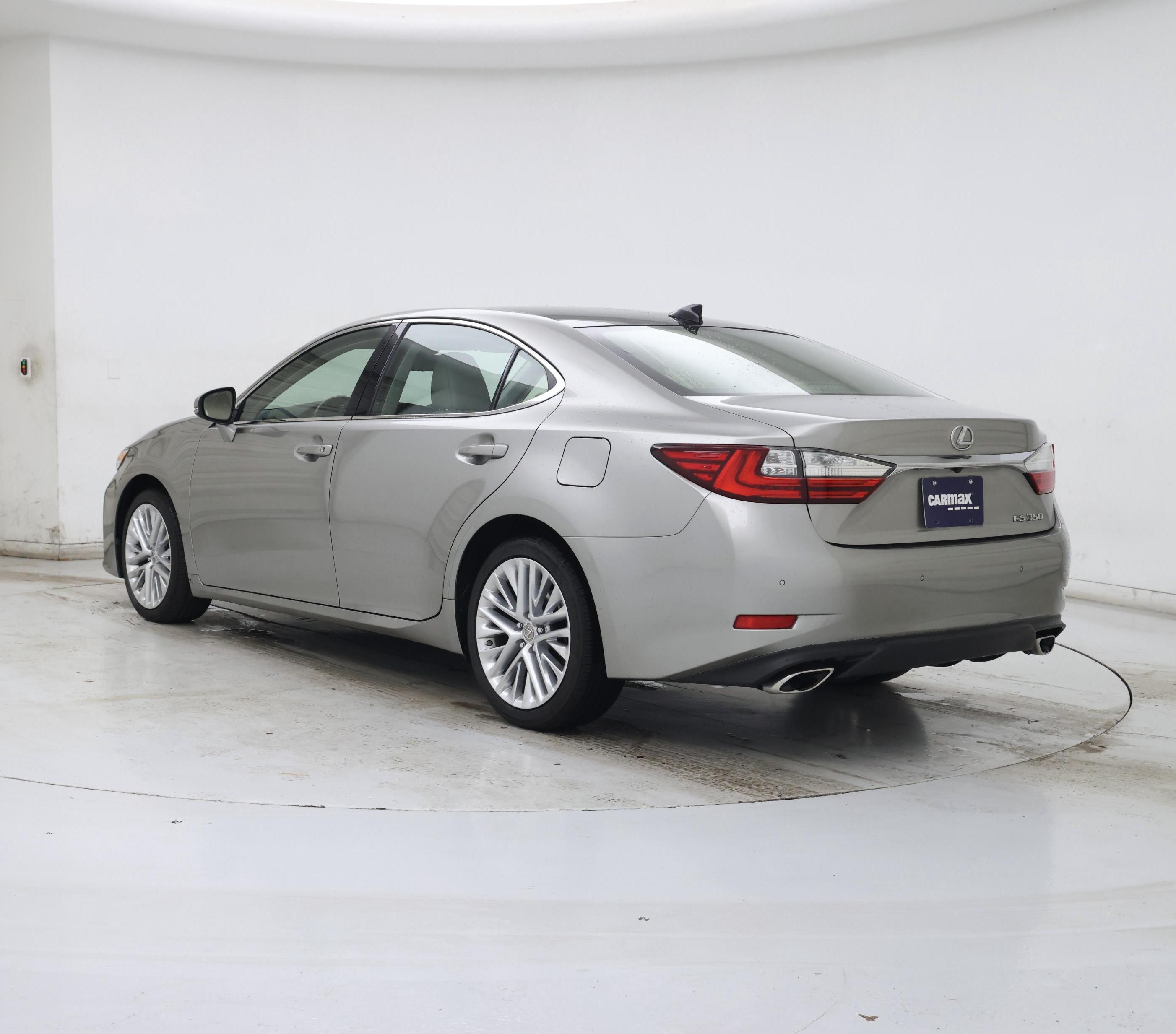 Thumbnail: 2016 Lexus ES - 2