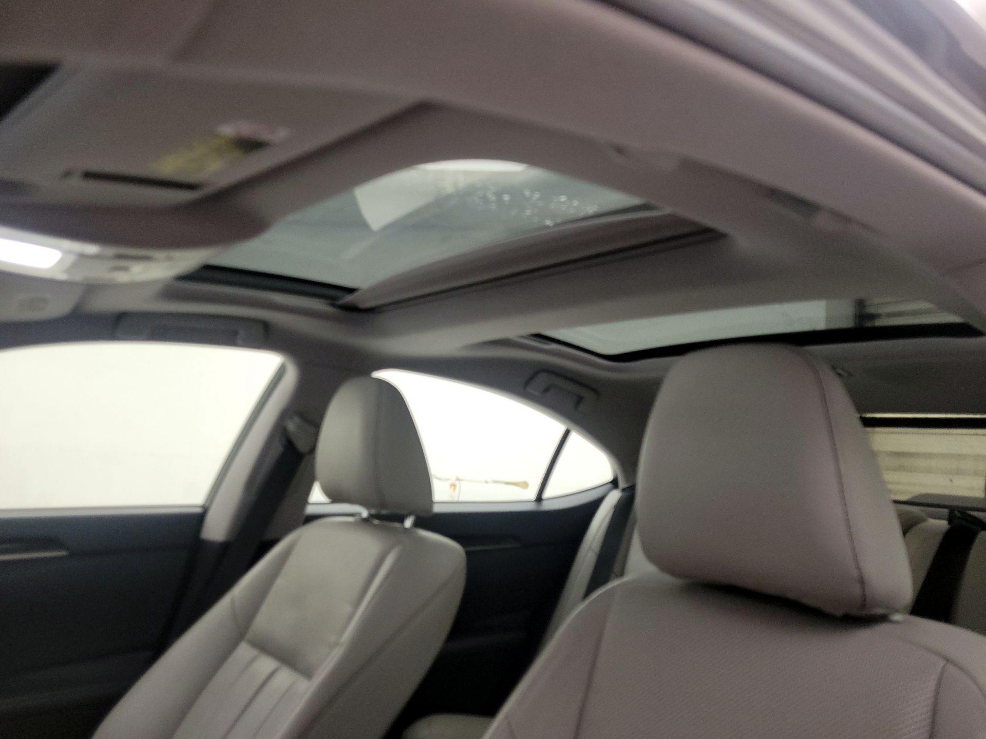 Thumbnail: 2016 Lexus ES - 19