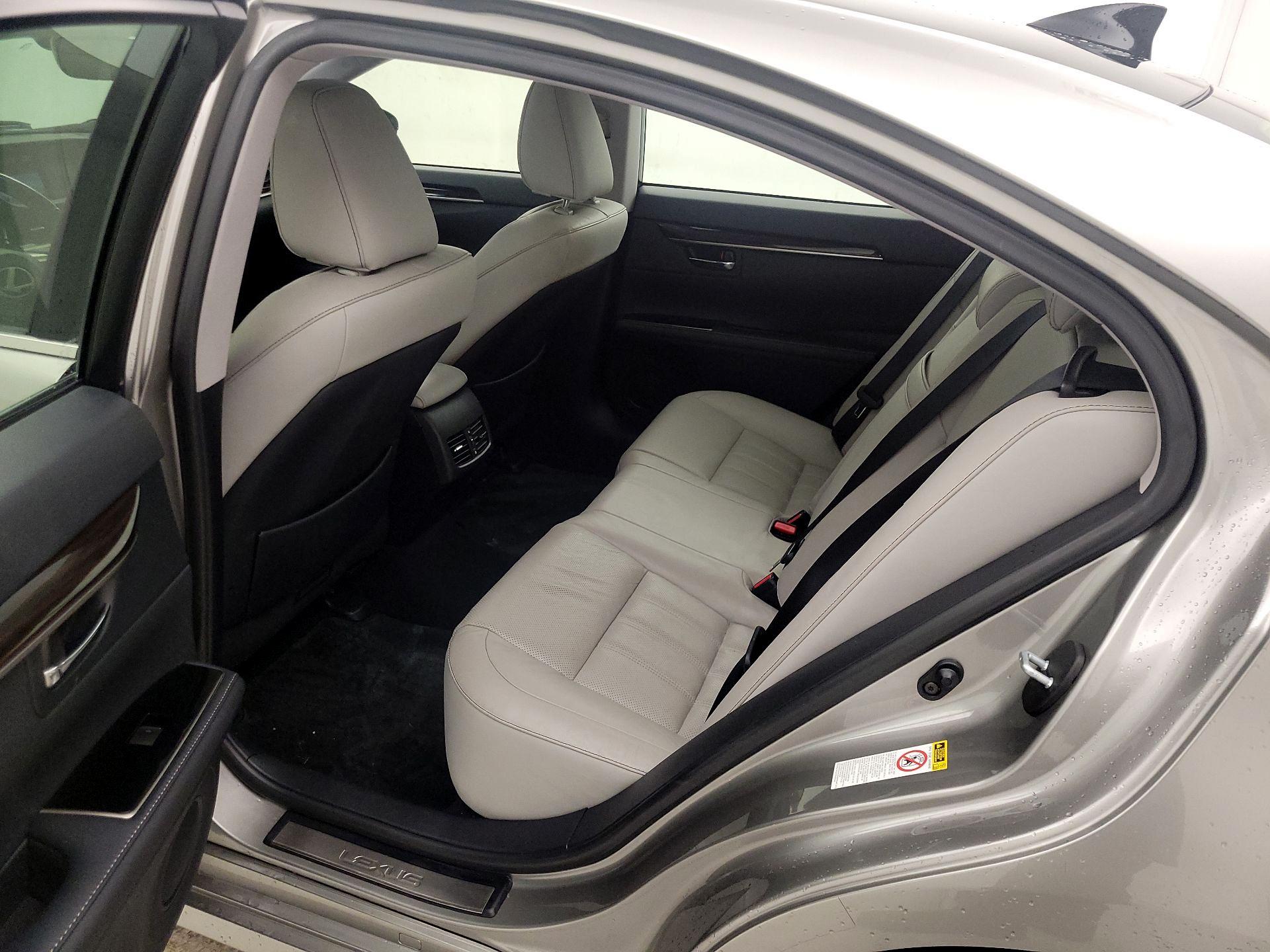 Thumbnail: 2016 Lexus ES - 20