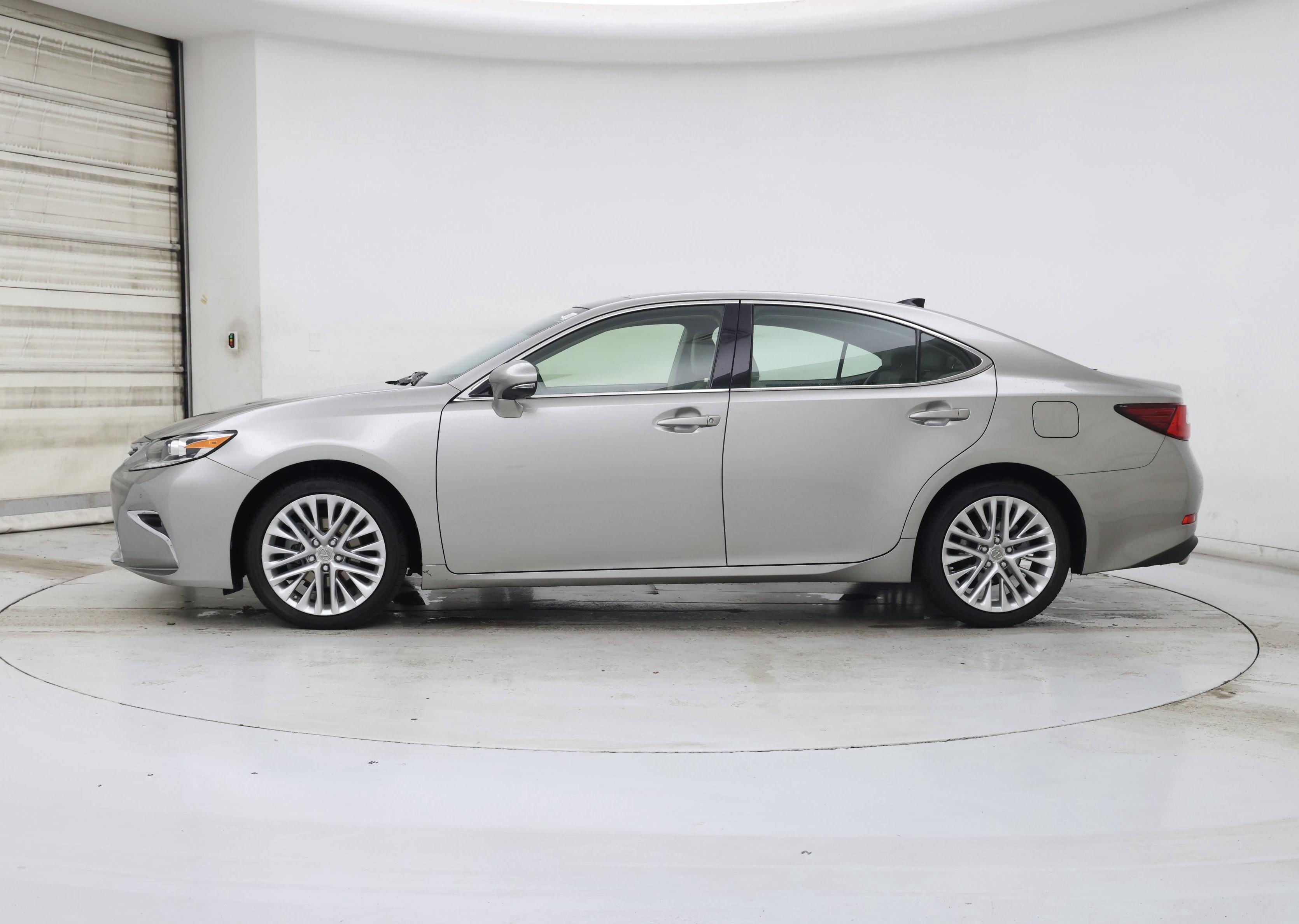 Thumbnail: 2016 Lexus ES - 3