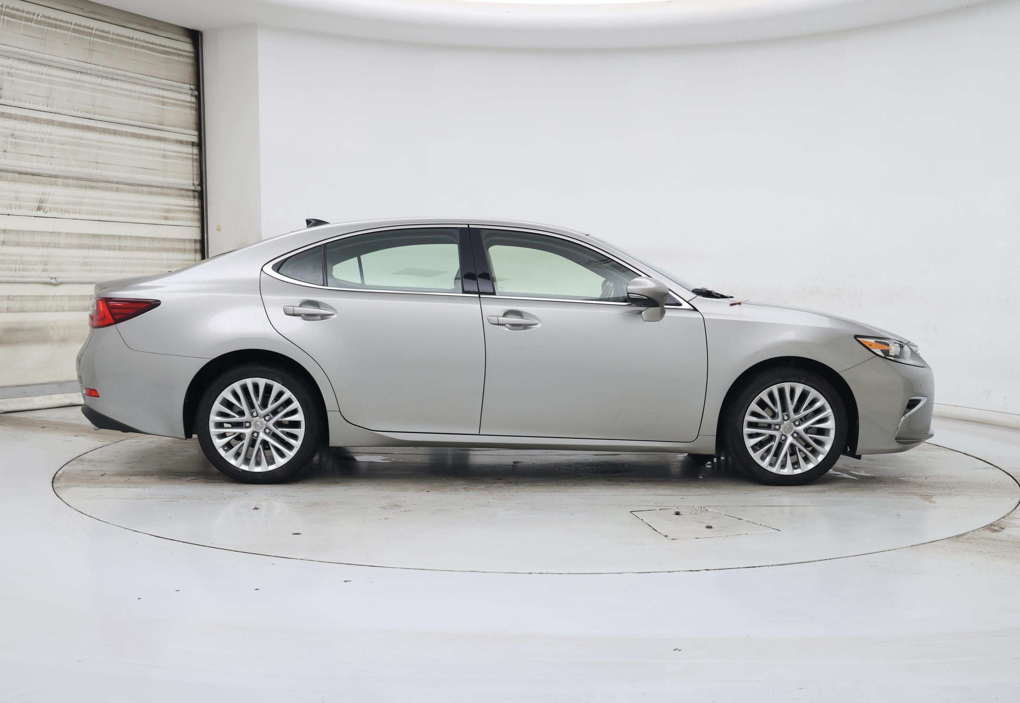 Thumbnail: 2016 Lexus ES - 7