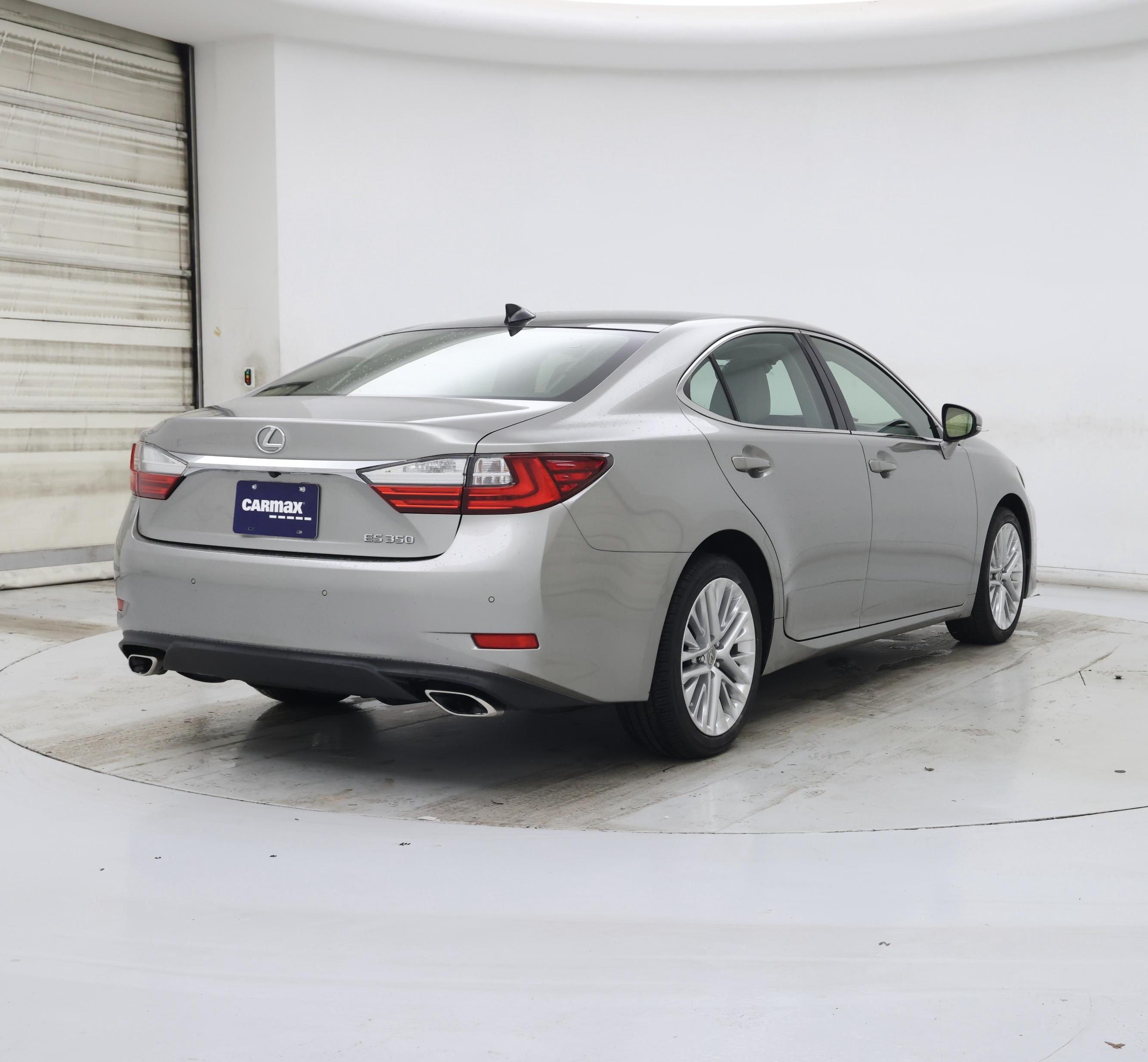 Thumbnail: 2016 Lexus ES - 8