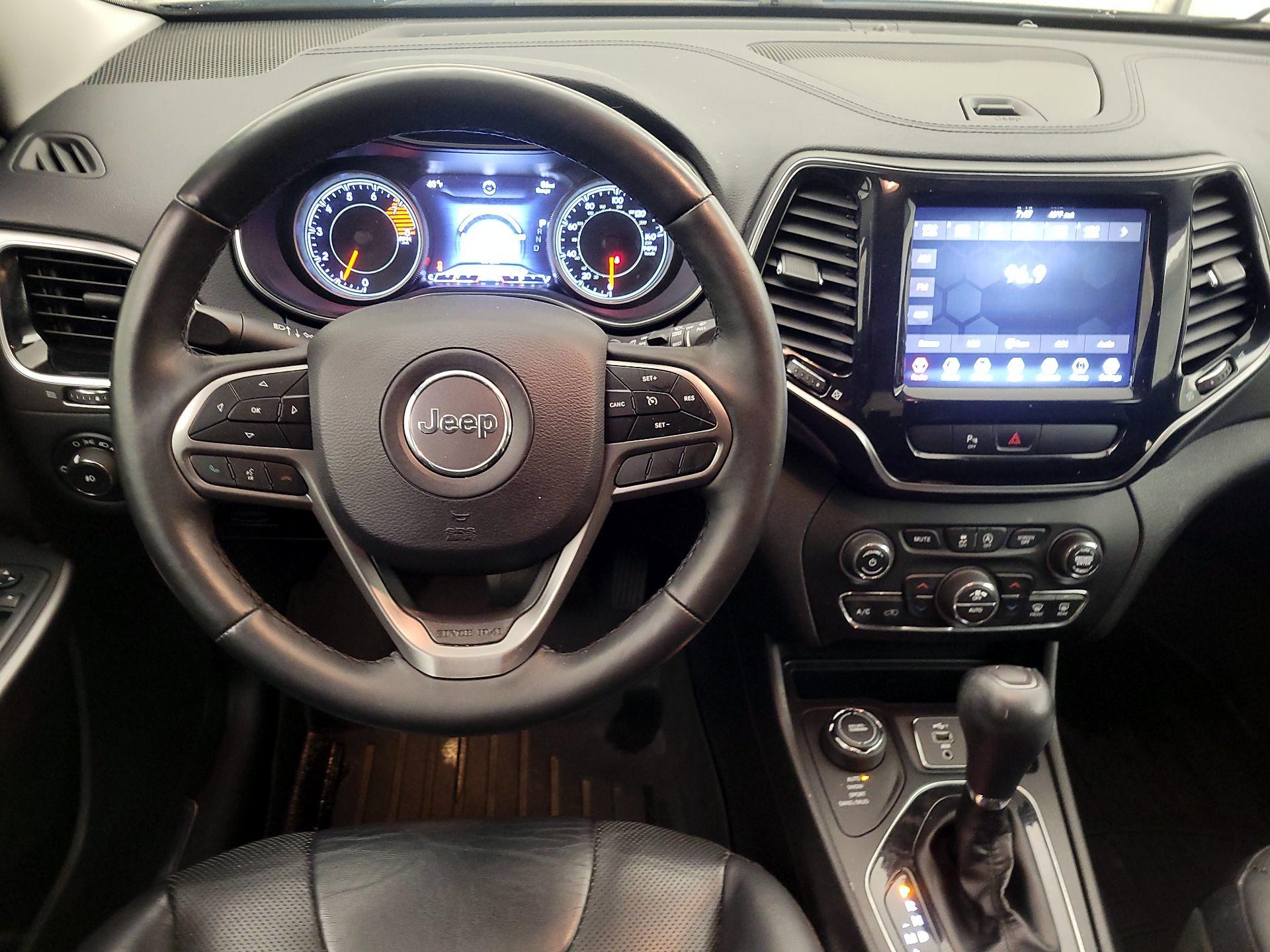 Thumbnail: 2019 Jeep Cherokee - 10