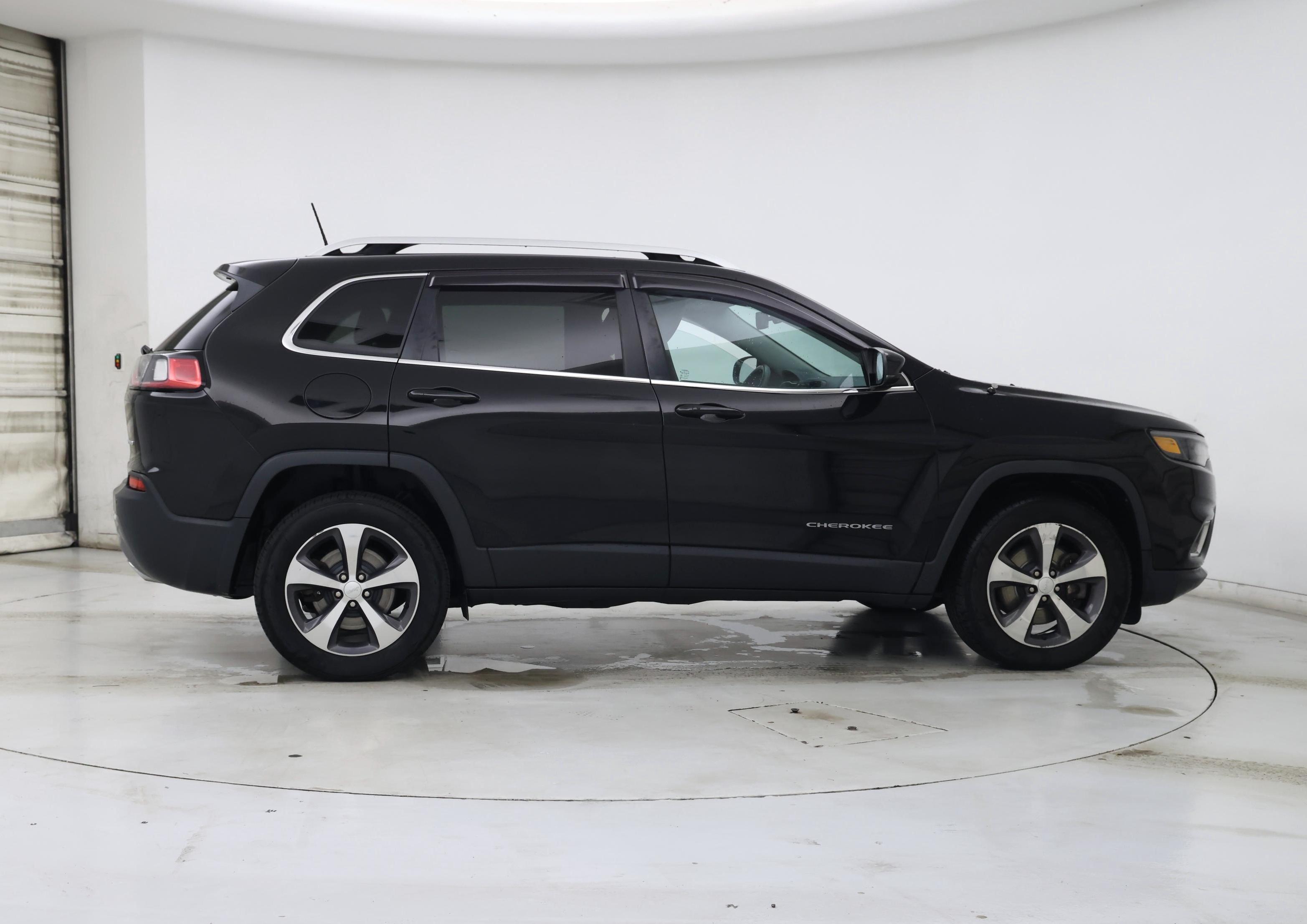Thumbnail: 2019 Jeep Cherokee - 7