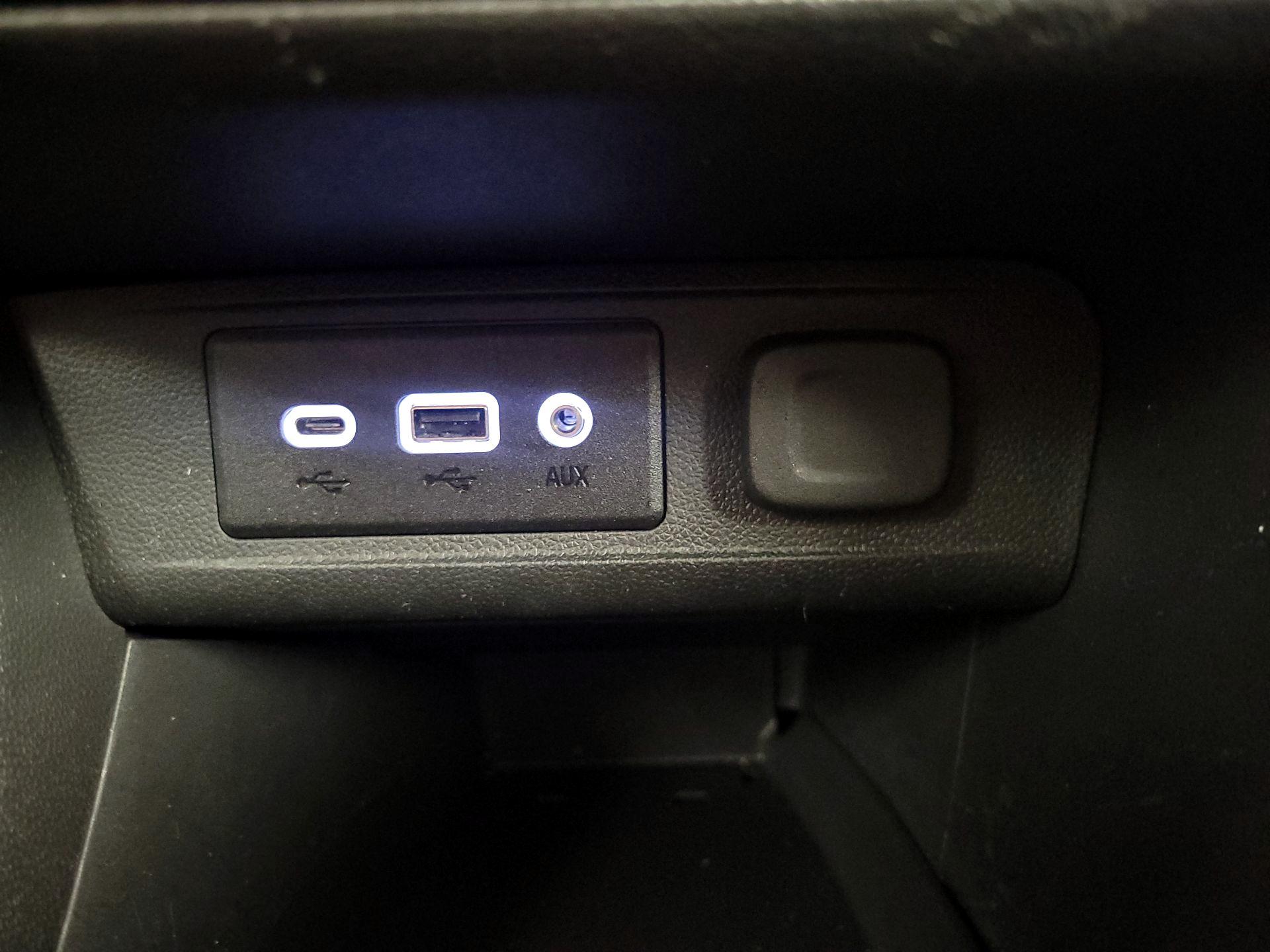 Thumbnail: 2023 Buick Encore GX - 18