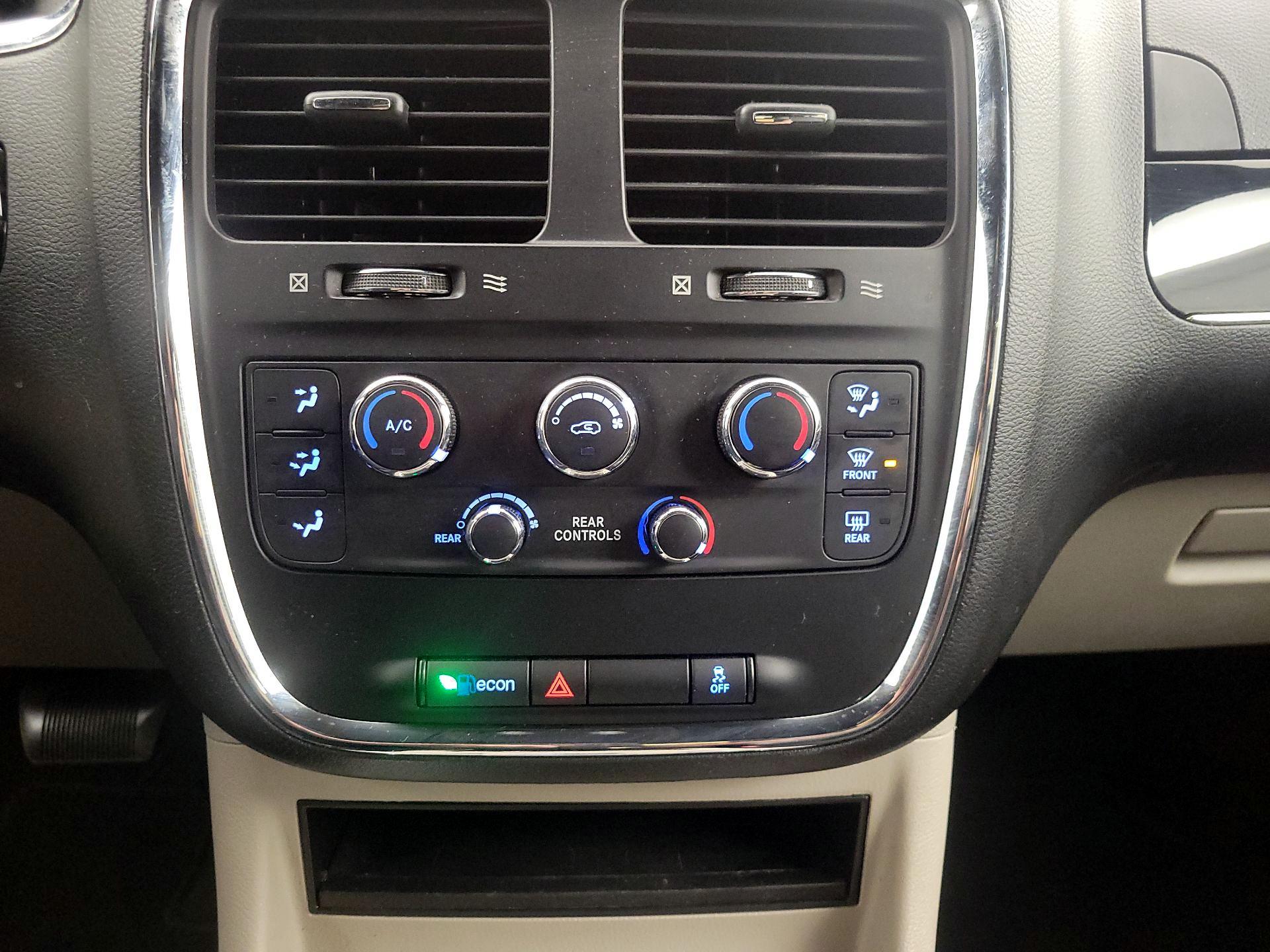 Thumbnail: 2017 Dodge Grand Caravan - 16