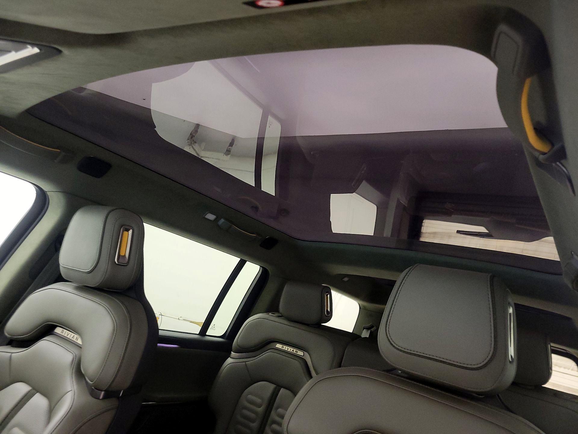 Thumbnail: 2023 Rivian R1S - 19