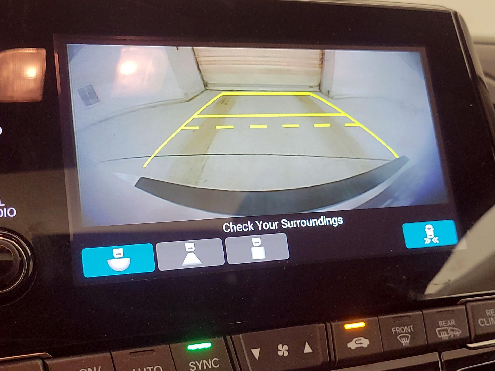 Thumbnail: 2018 Honda Odyssey - 14