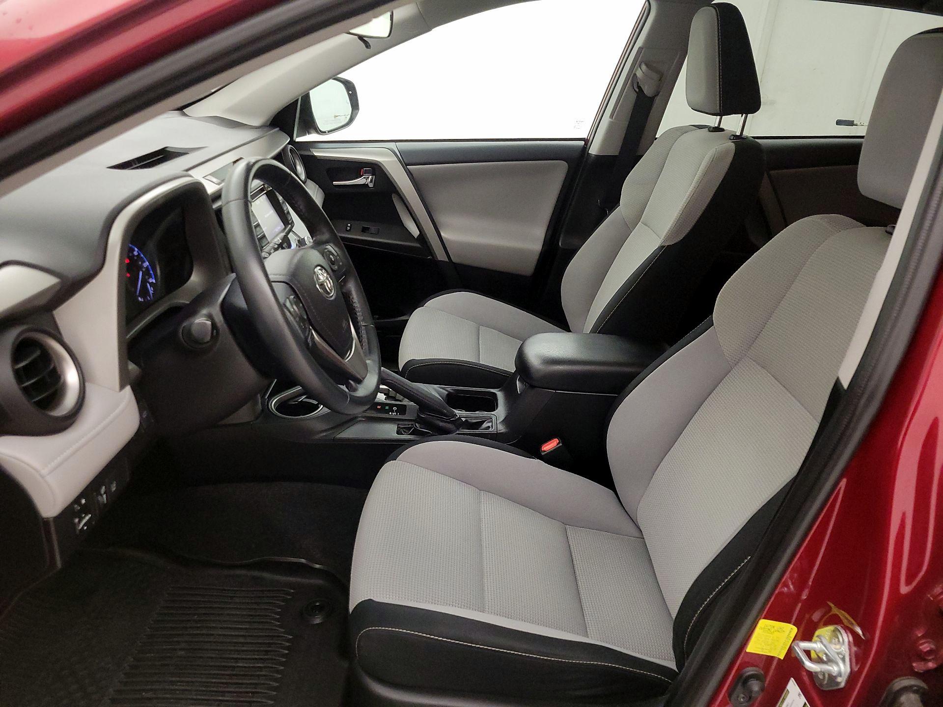 Thumbnail: 2018 Toyota RAV4 - 11