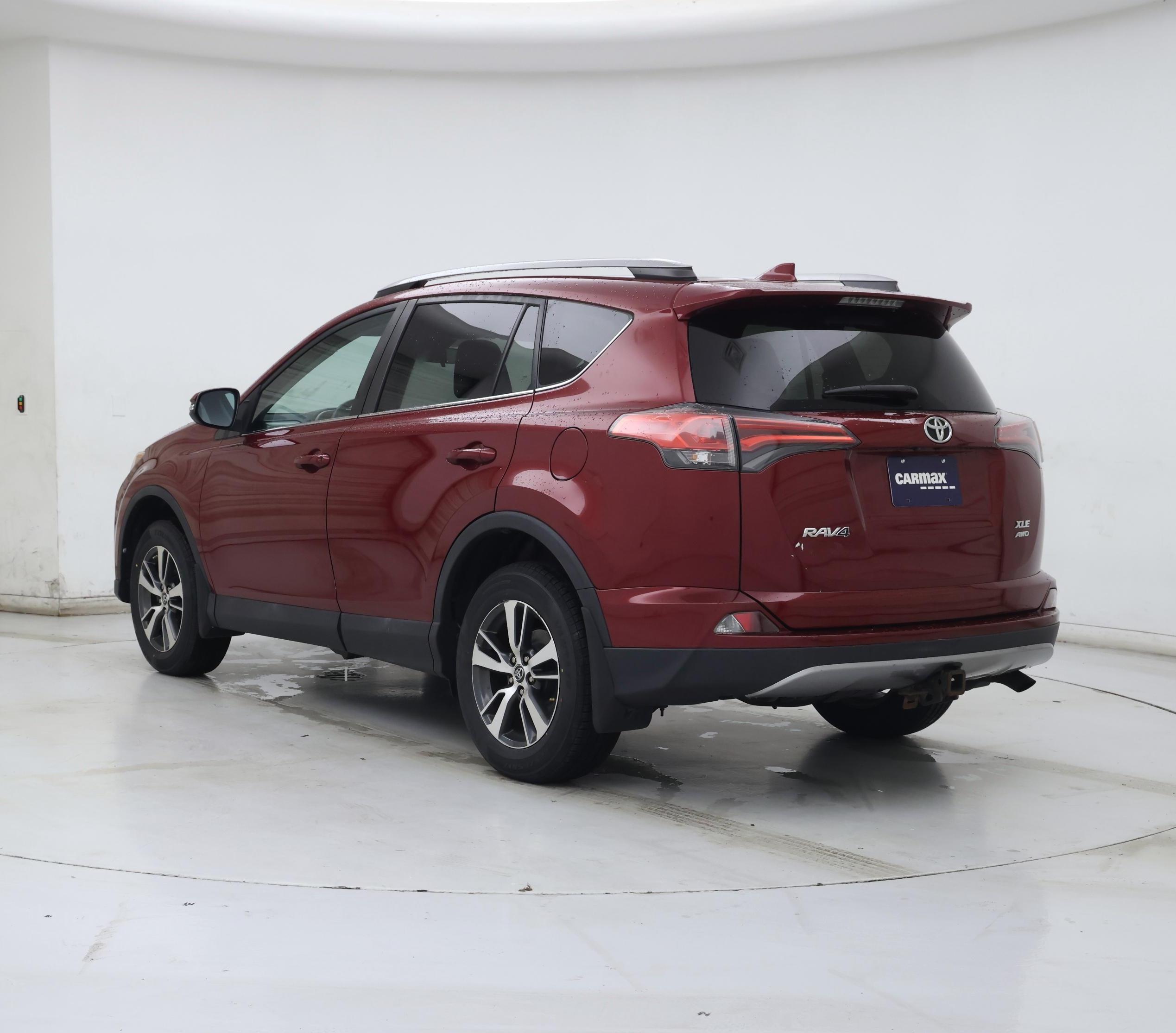 Thumbnail: 2018 Toyota RAV4 - 2