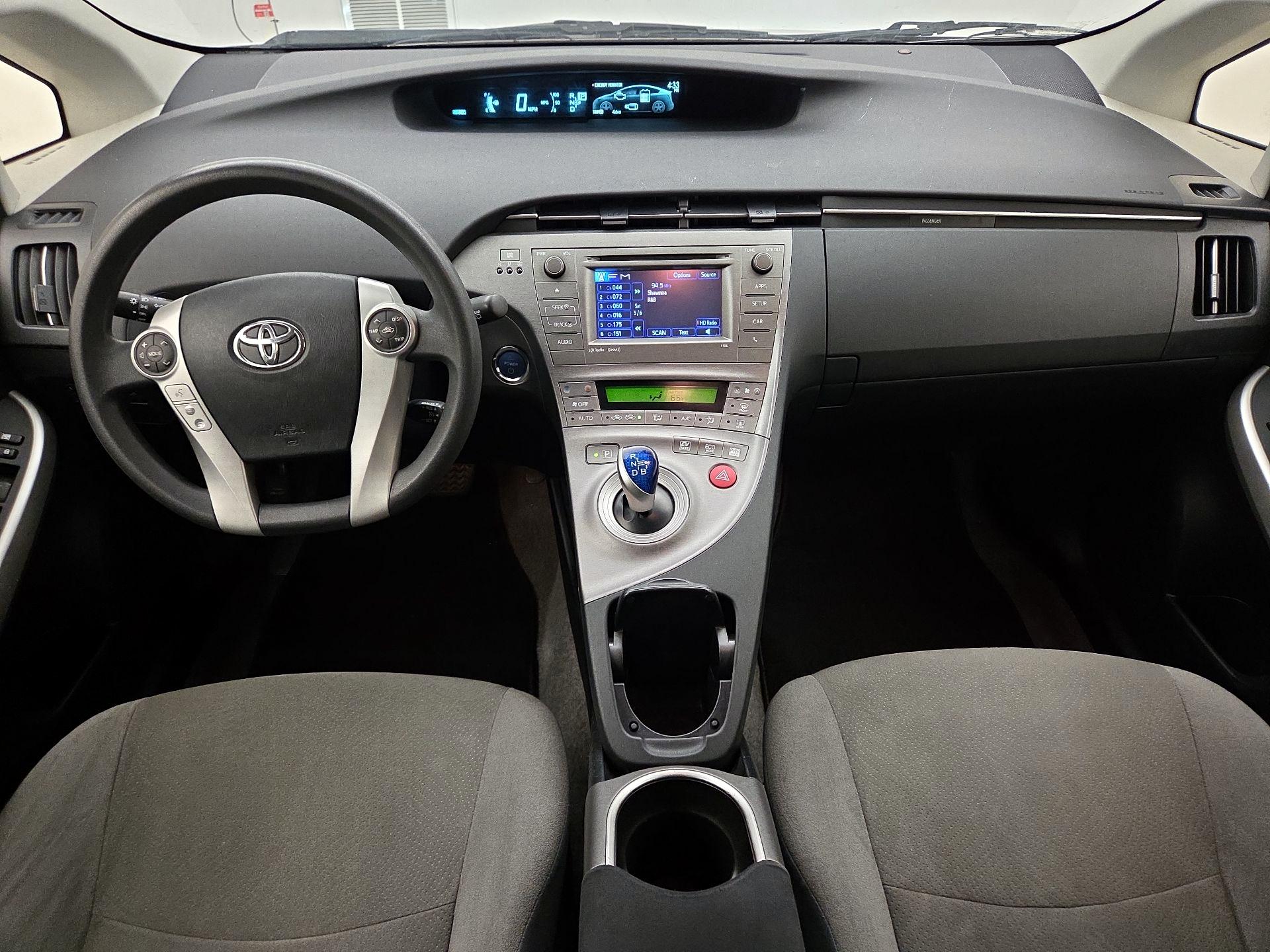 Thumbnail: 2014 Toyota Prius - 9