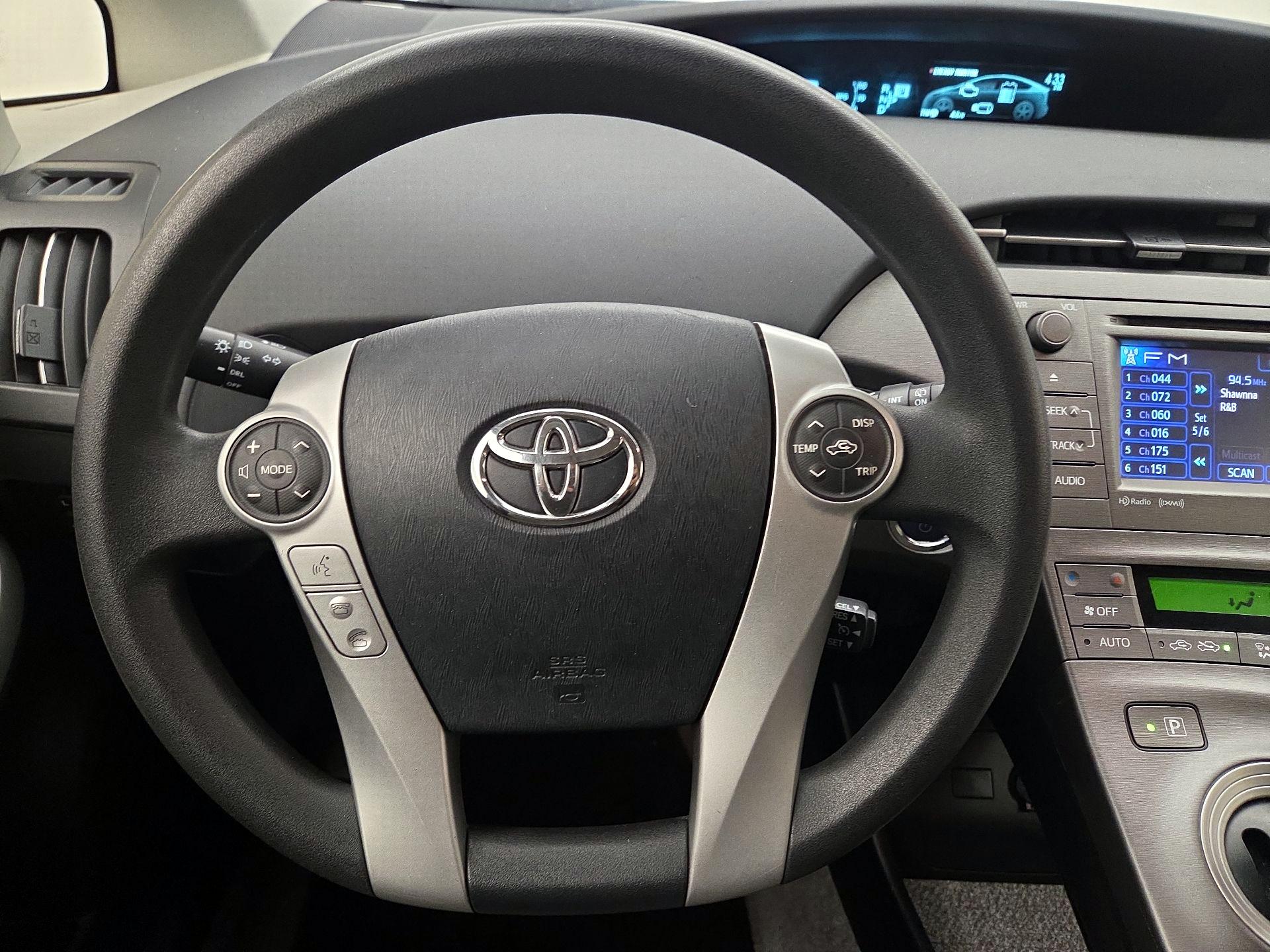 Thumbnail: 2014 Toyota Prius - 10