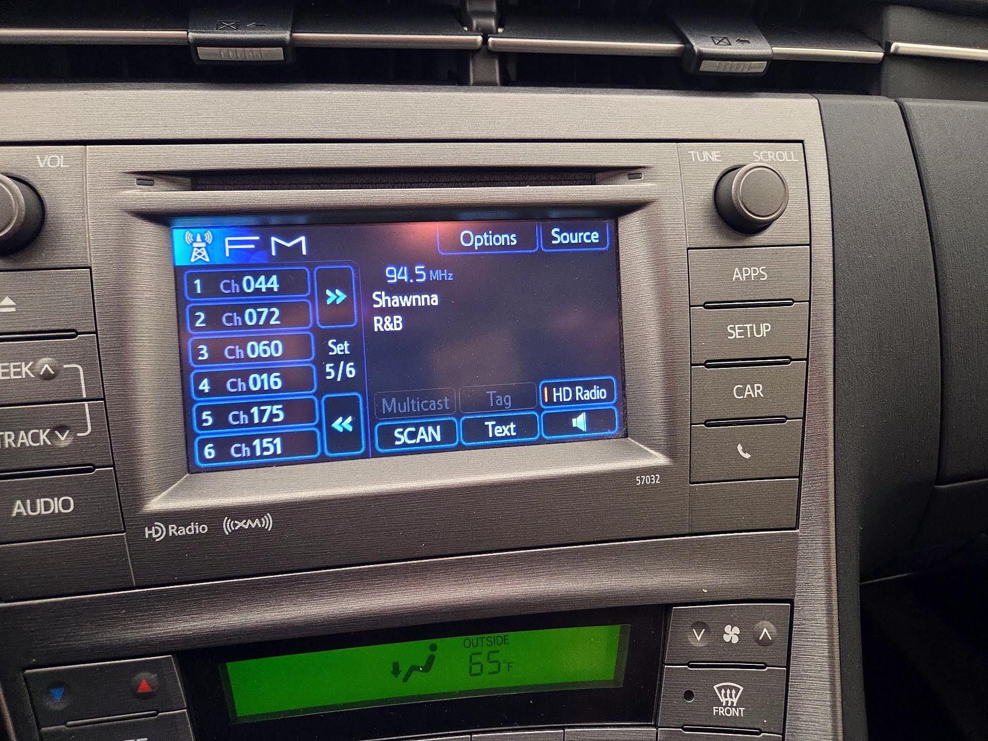 Thumbnail: 2014 Toyota Prius - 15