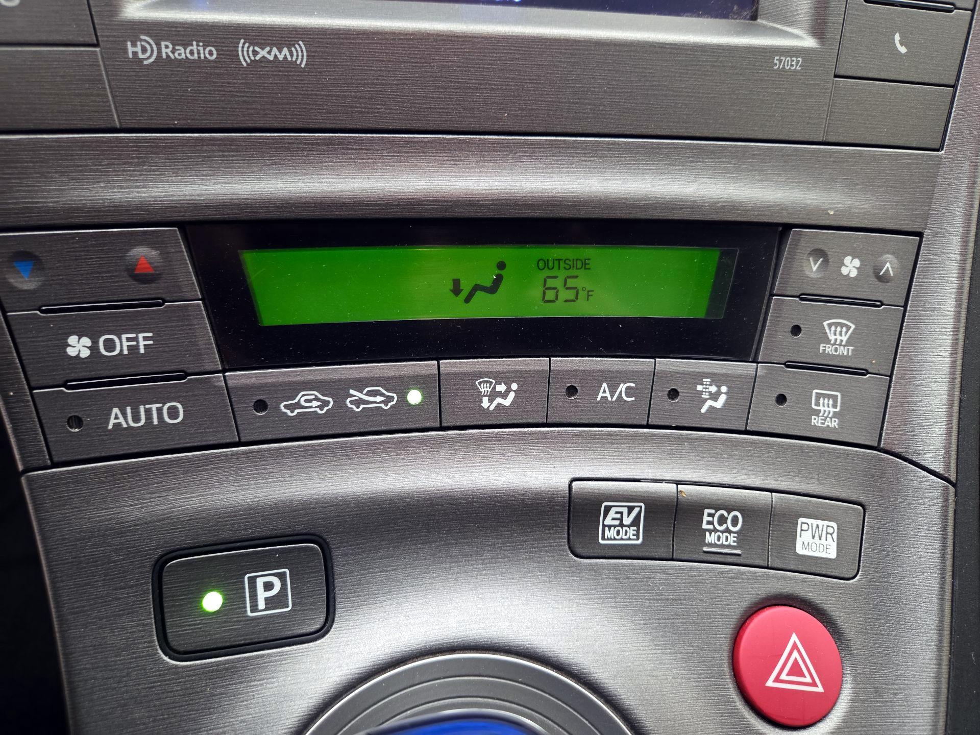 Thumbnail: 2014 Toyota Prius - 16