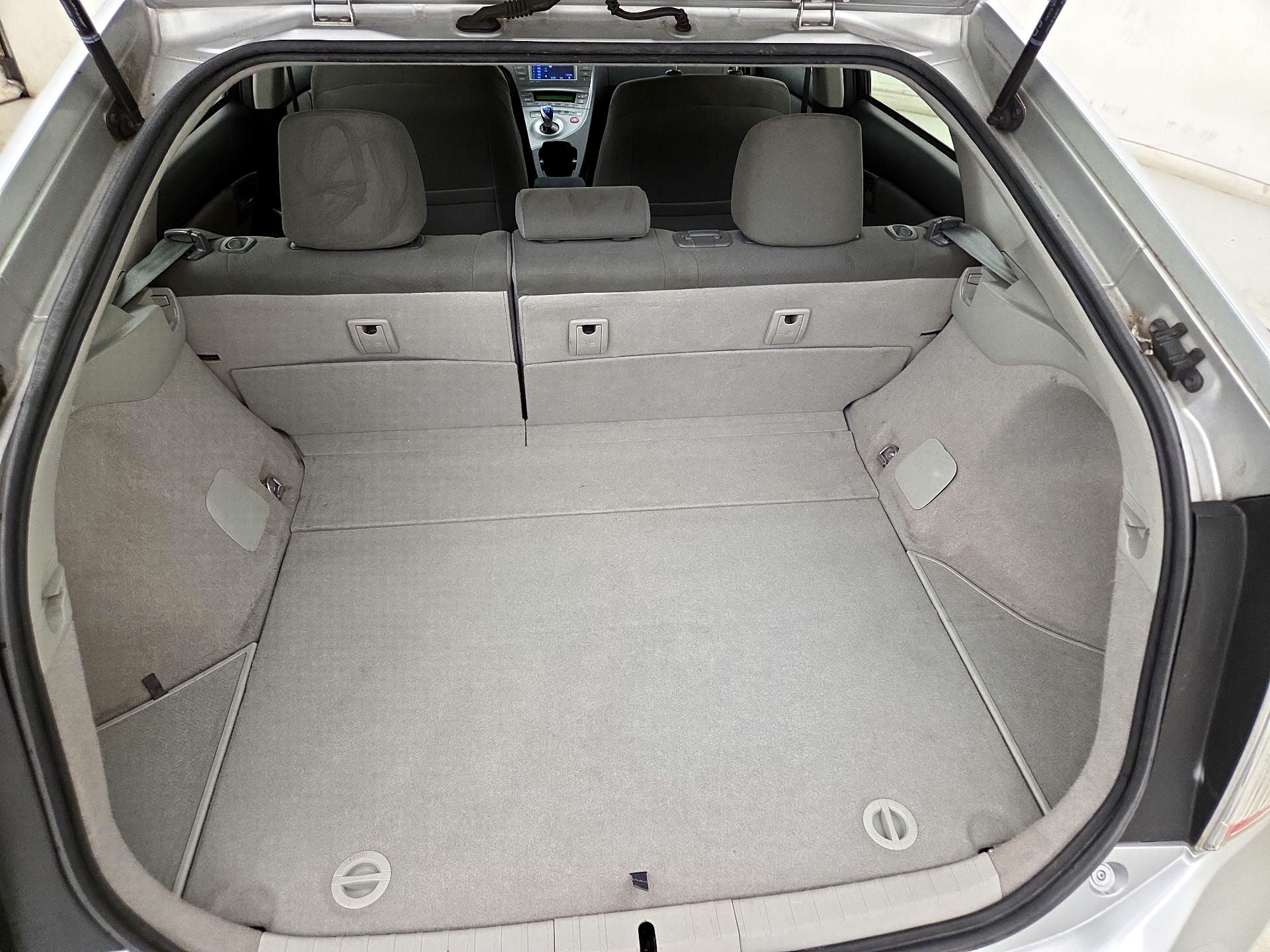 Thumbnail: 2014 Toyota Prius - 20