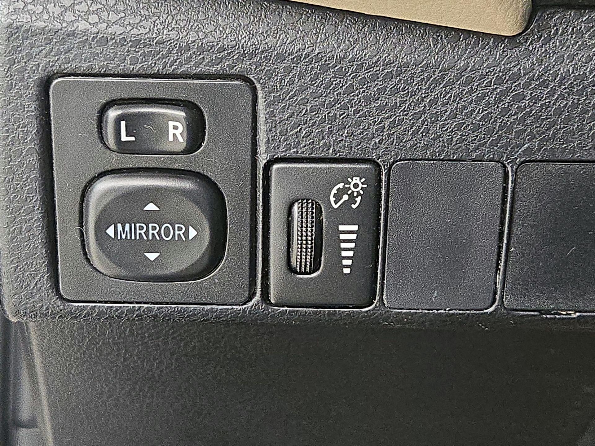 Thumbnail: 2016 Toyota Corolla - 13