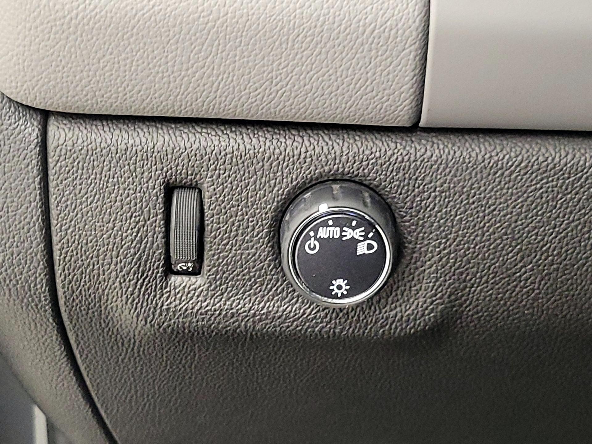 Thumbnail: 2016 Chevrolet Colorado - 14