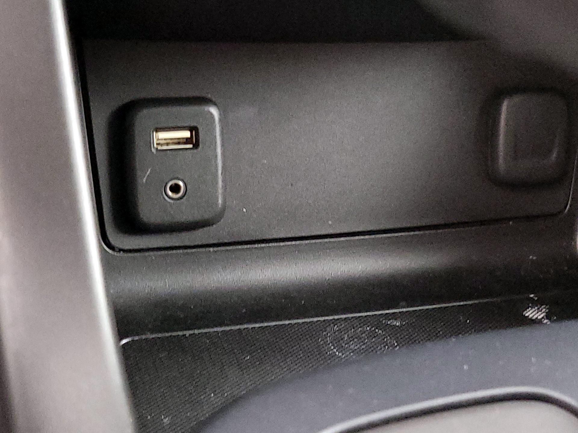 Thumbnail: 2016 Chevrolet Colorado - 18