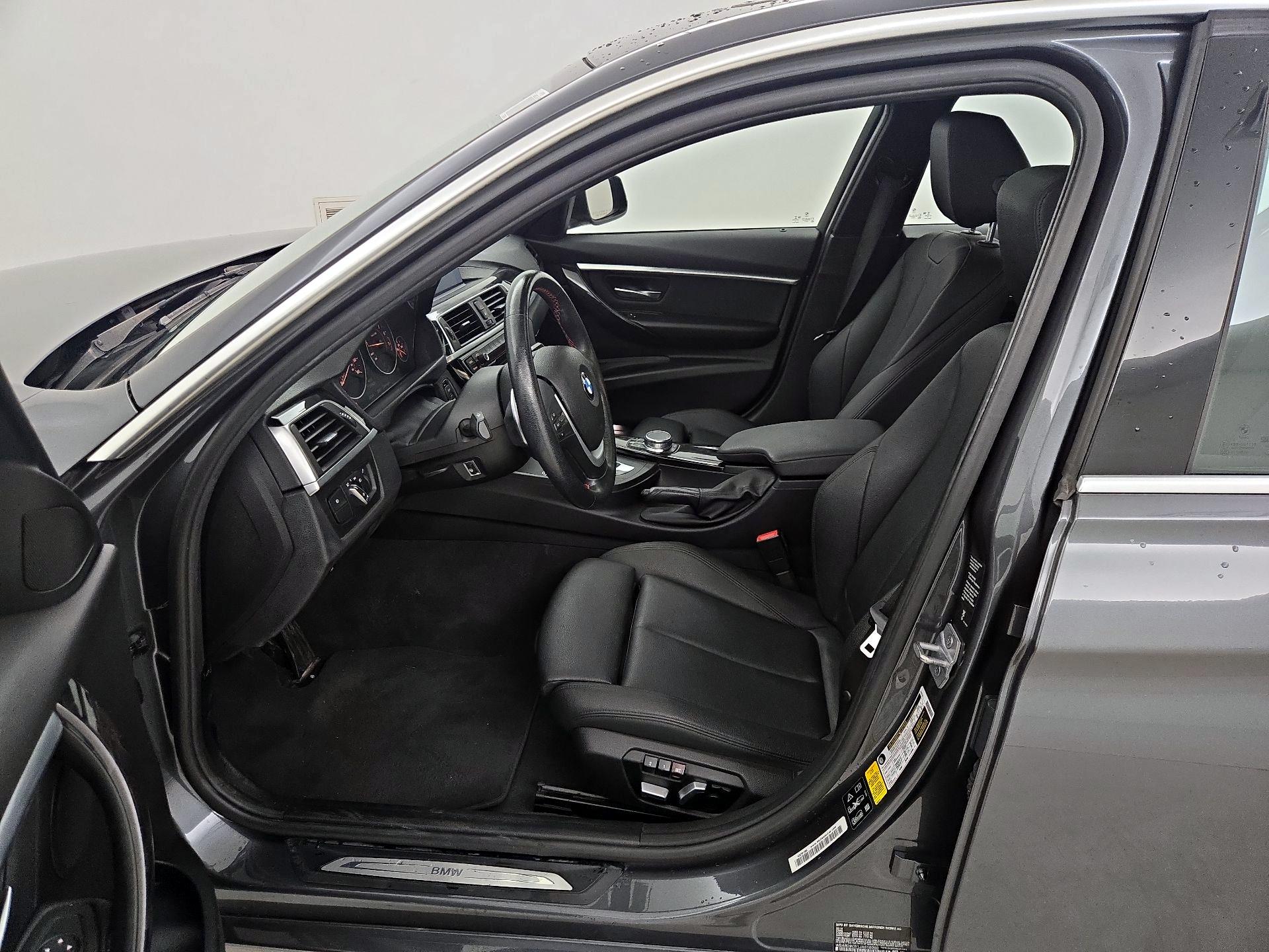 Thumbnail: 2018 BMW 3 Series - 11