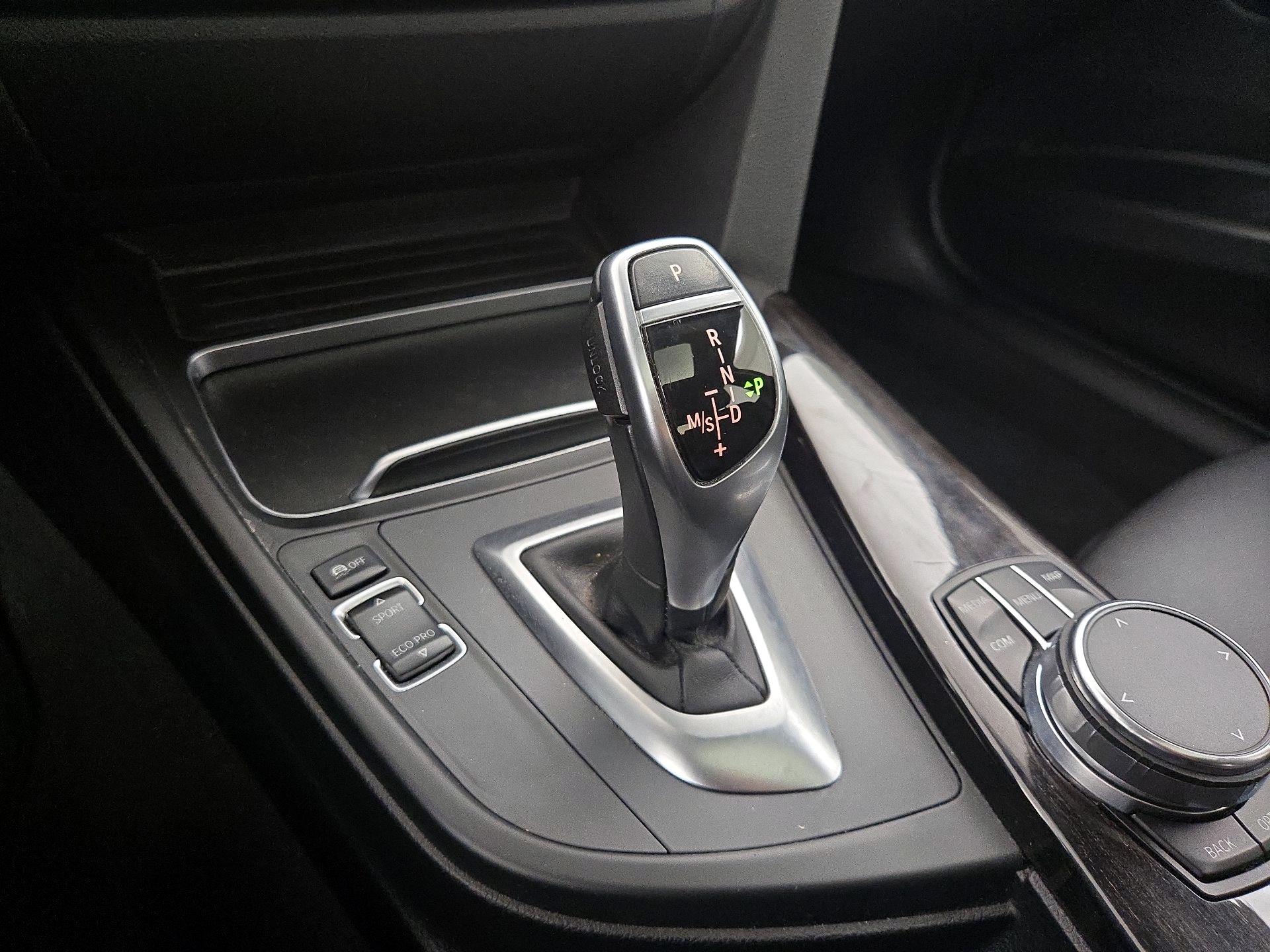 Thumbnail: 2018 BMW 3 Series - 18