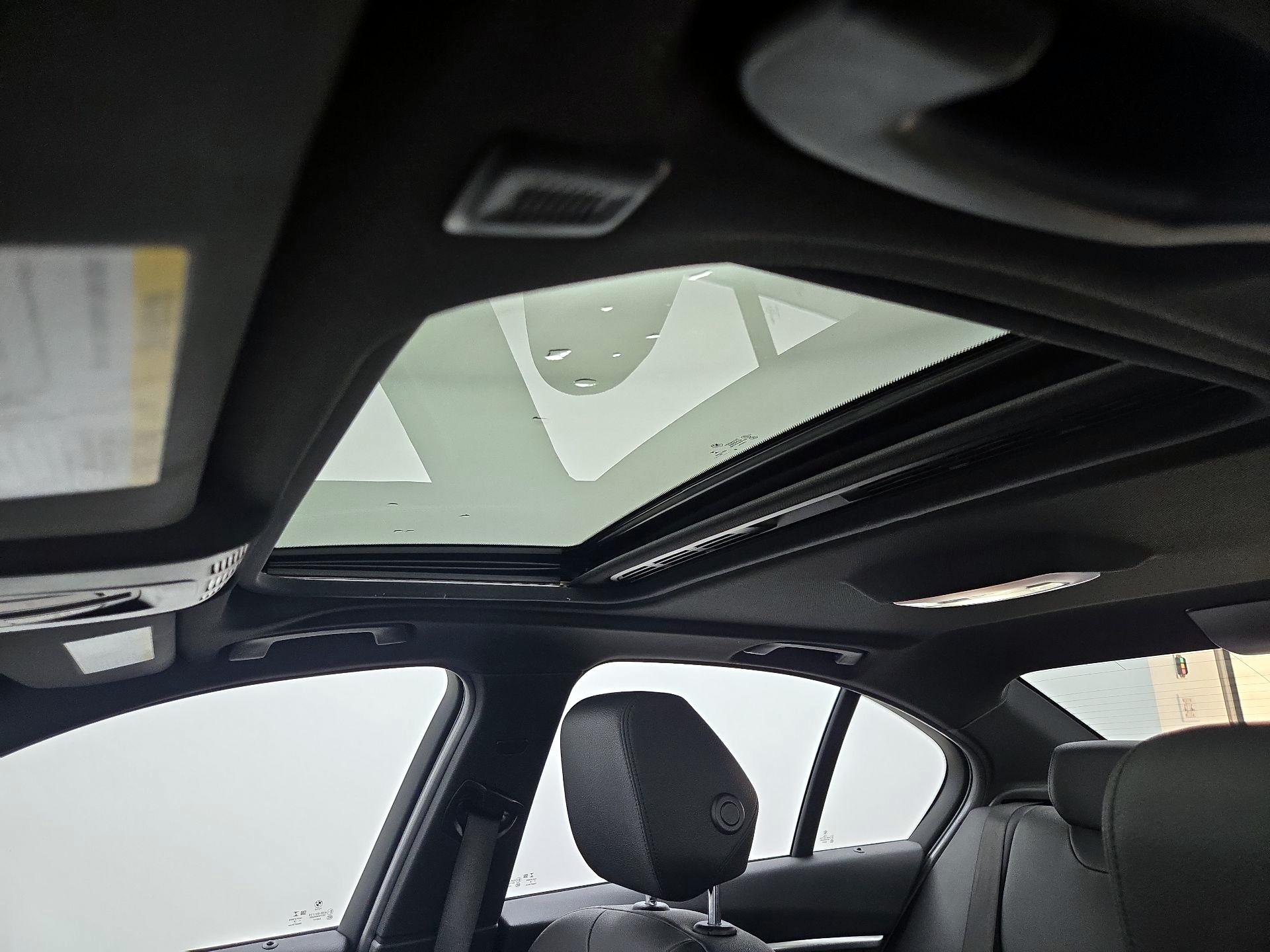 Thumbnail: 2018 BMW 3 Series - 20