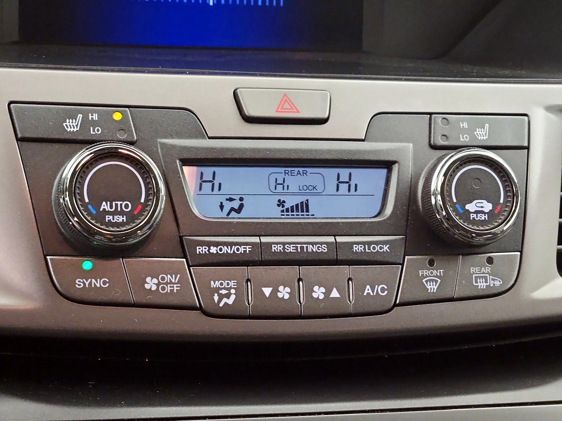 Thumbnail: 2015 Honda Odyssey - 16