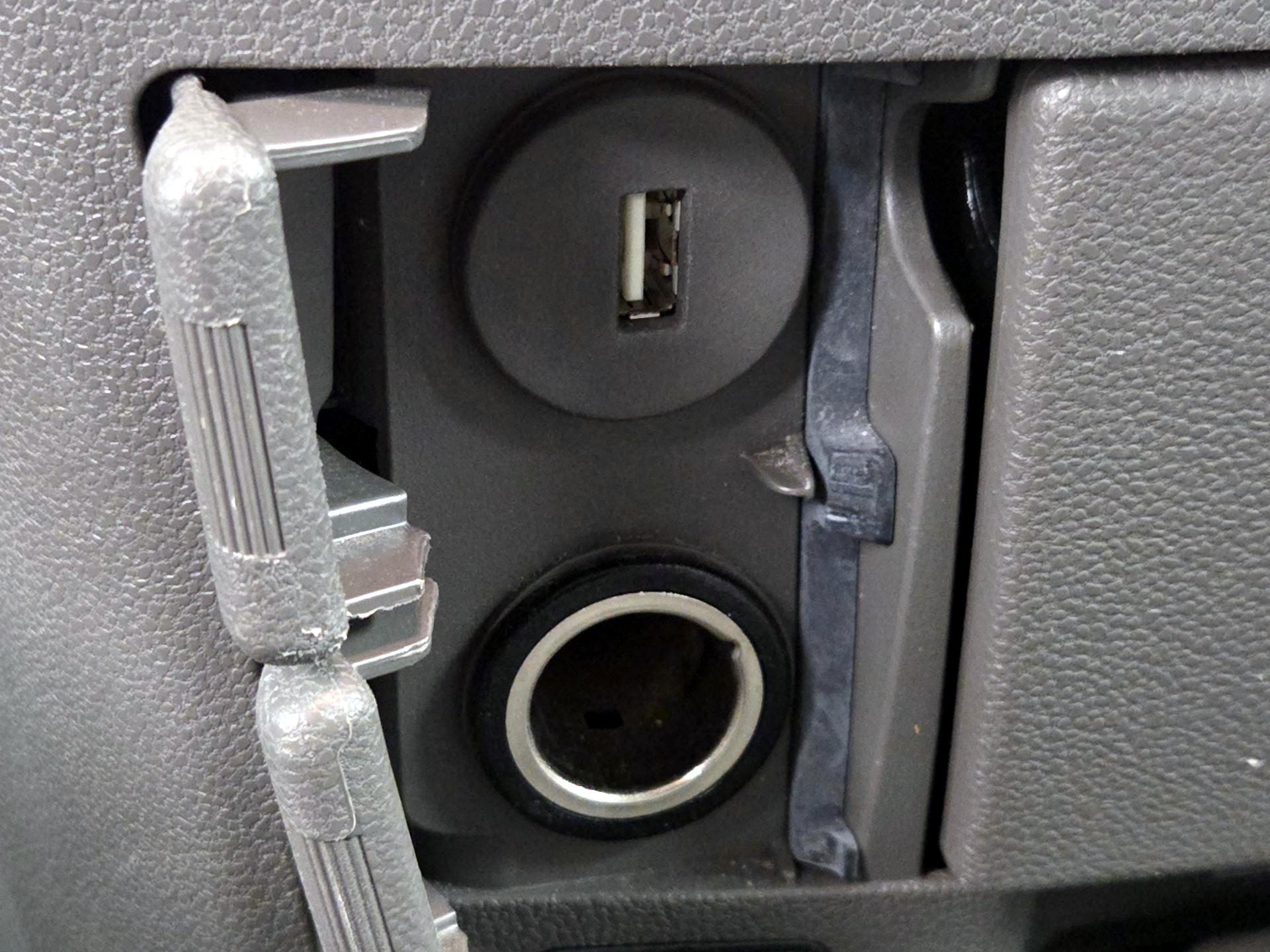 Thumbnail: 2015 Honda Odyssey - 18