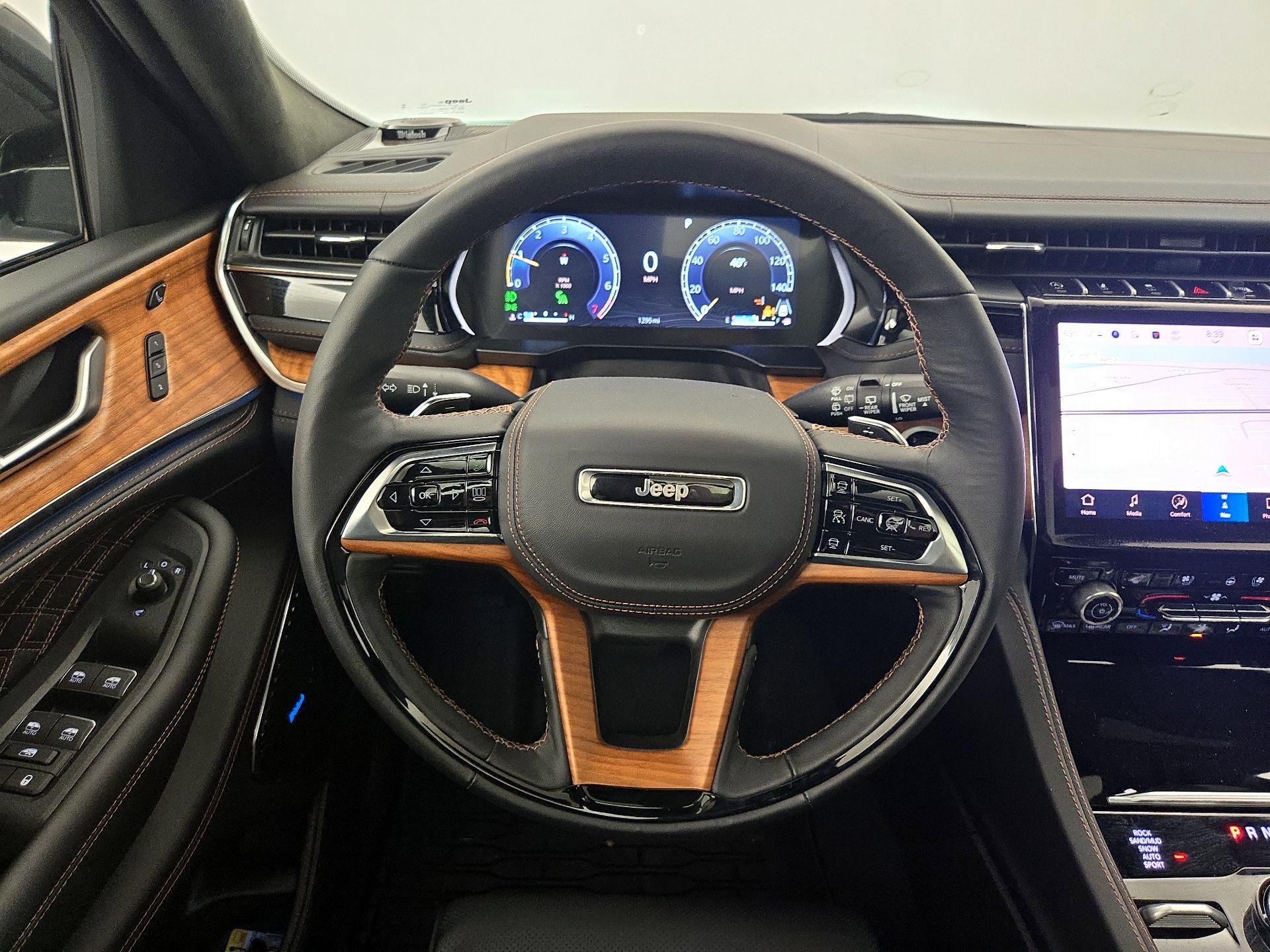 Thumbnail: 2025 Jeep Grand Cherokee - 10