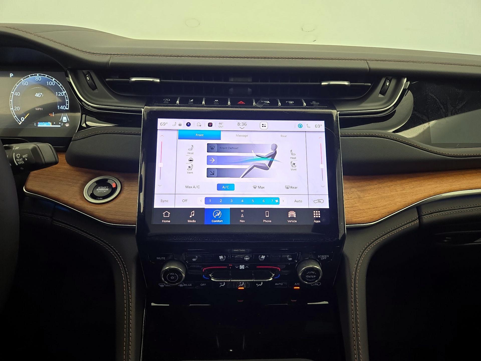 Thumbnail: 2025 Jeep Grand Cherokee - 17