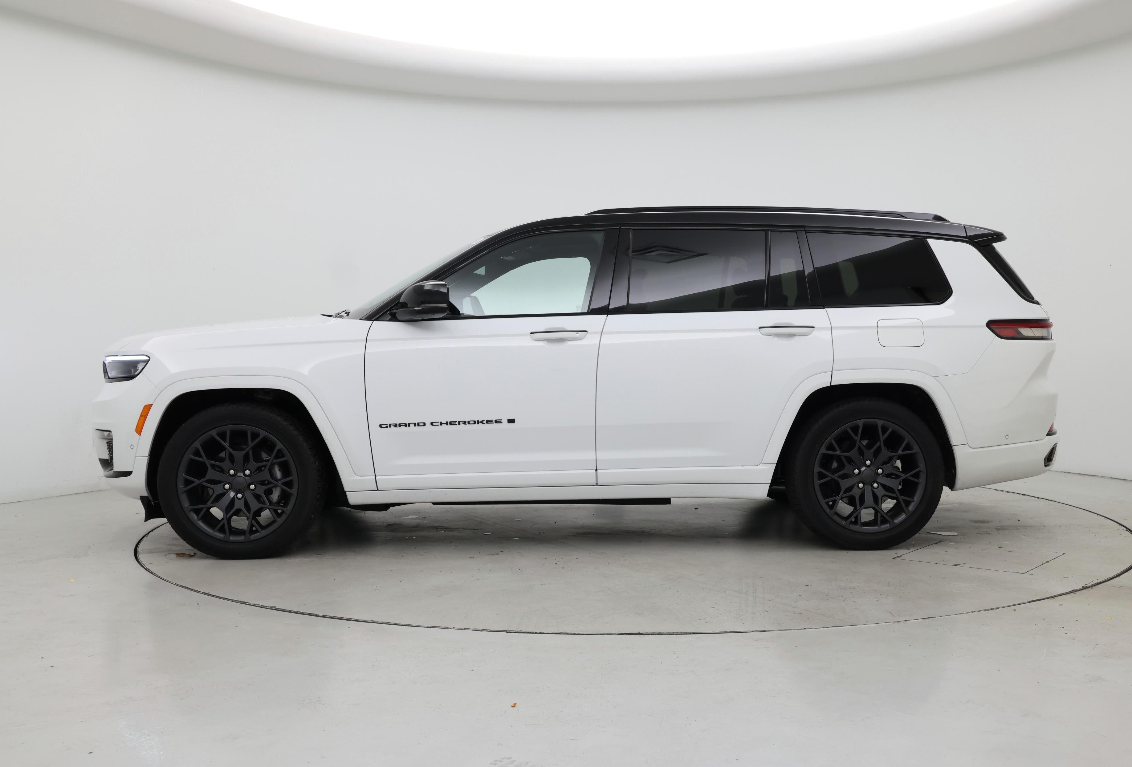 Thumbnail: 2025 Jeep Grand Cherokee - 3