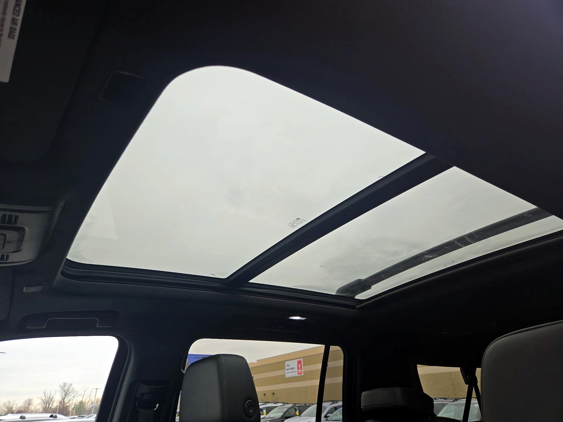 Thumbnail: 2021 Chevrolet Suburban - 17