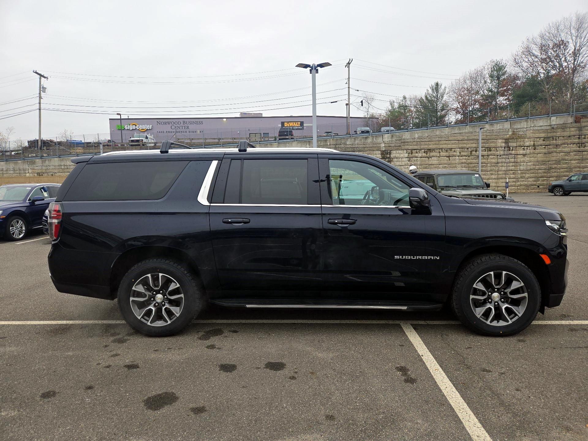 Thumbnail: 2021 Chevrolet Suburban - 4