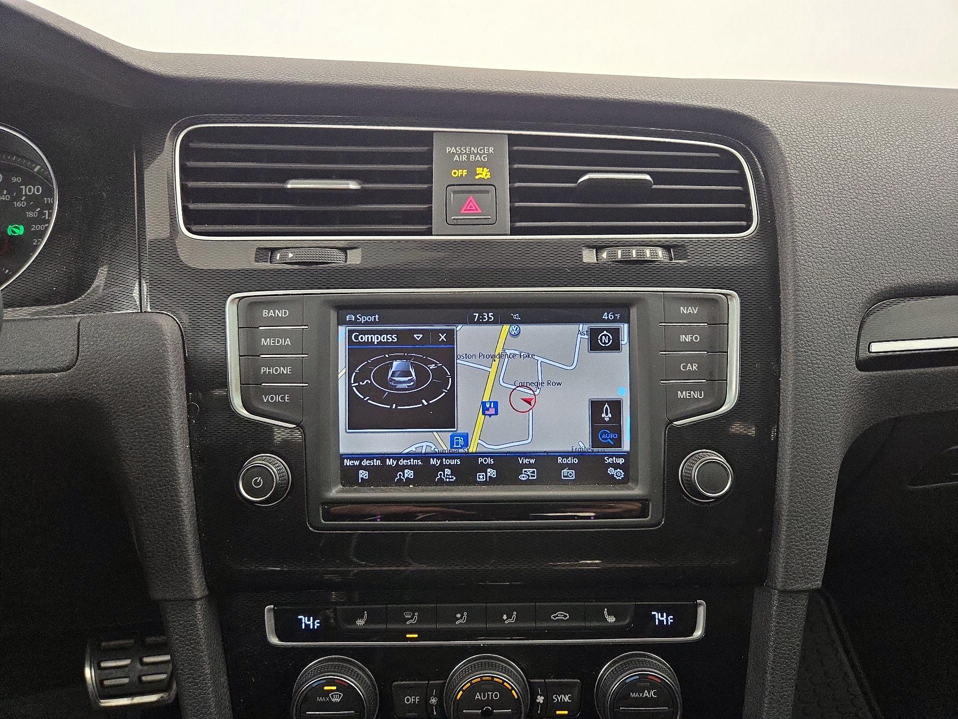 Thumbnail: 2016 Volkswagen Golf - 14