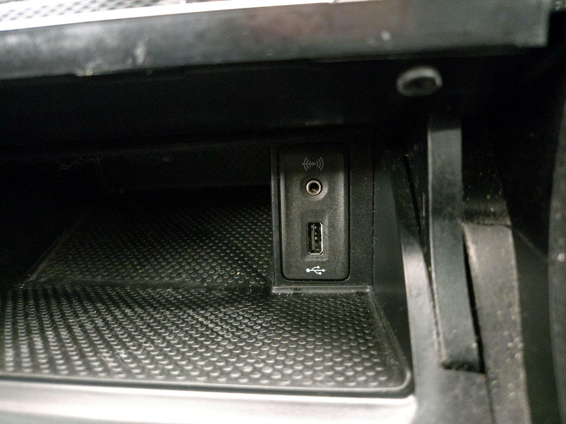 Thumbnail: 2016 Volkswagen Golf - 19