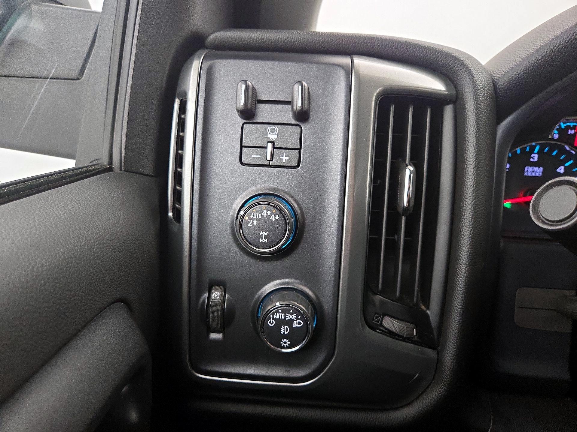 Thumbnail: 2019 Chevrolet Silverado 1500 - 13