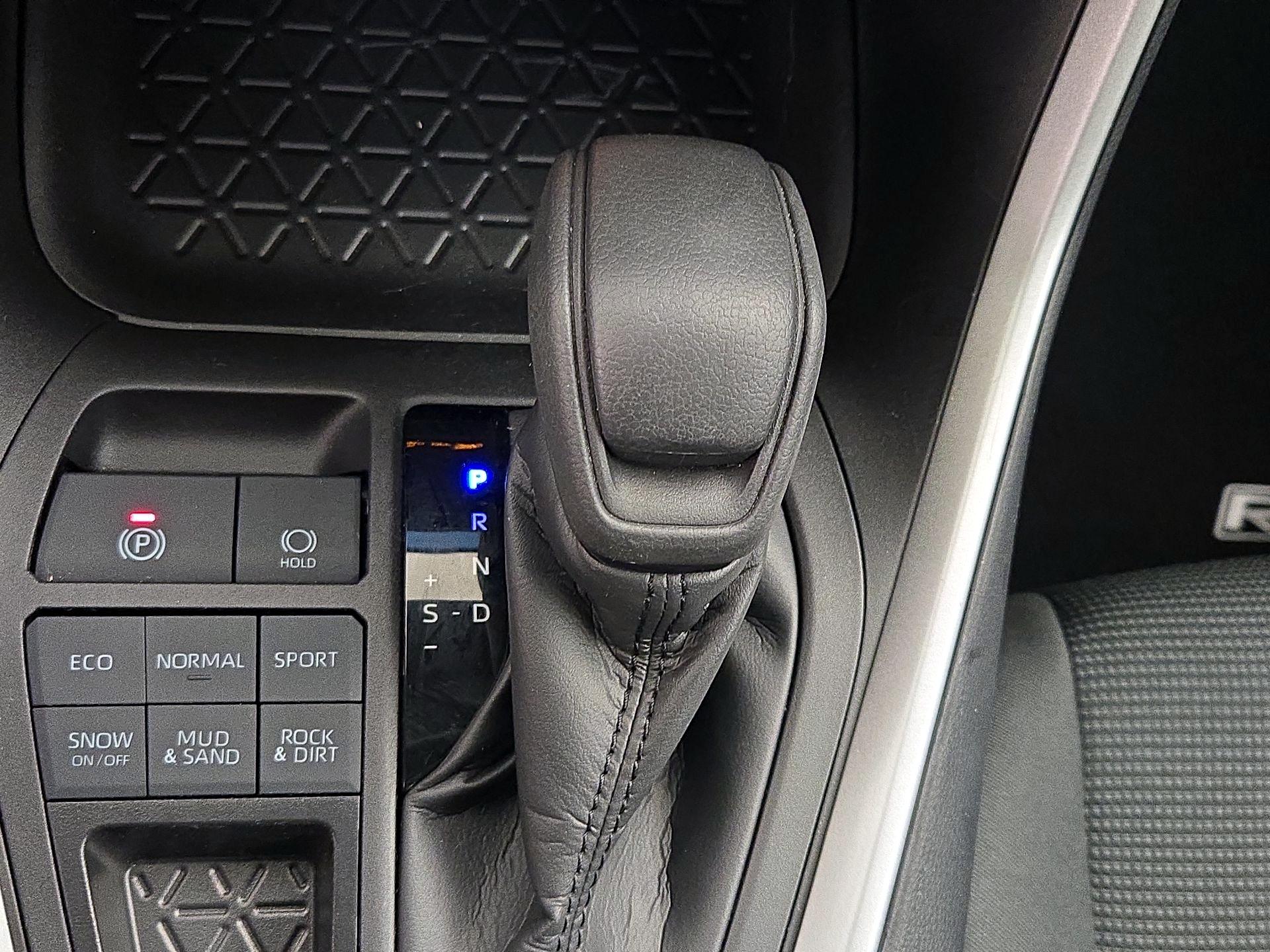 Thumbnail: 2024 Toyota RAV4 - 17