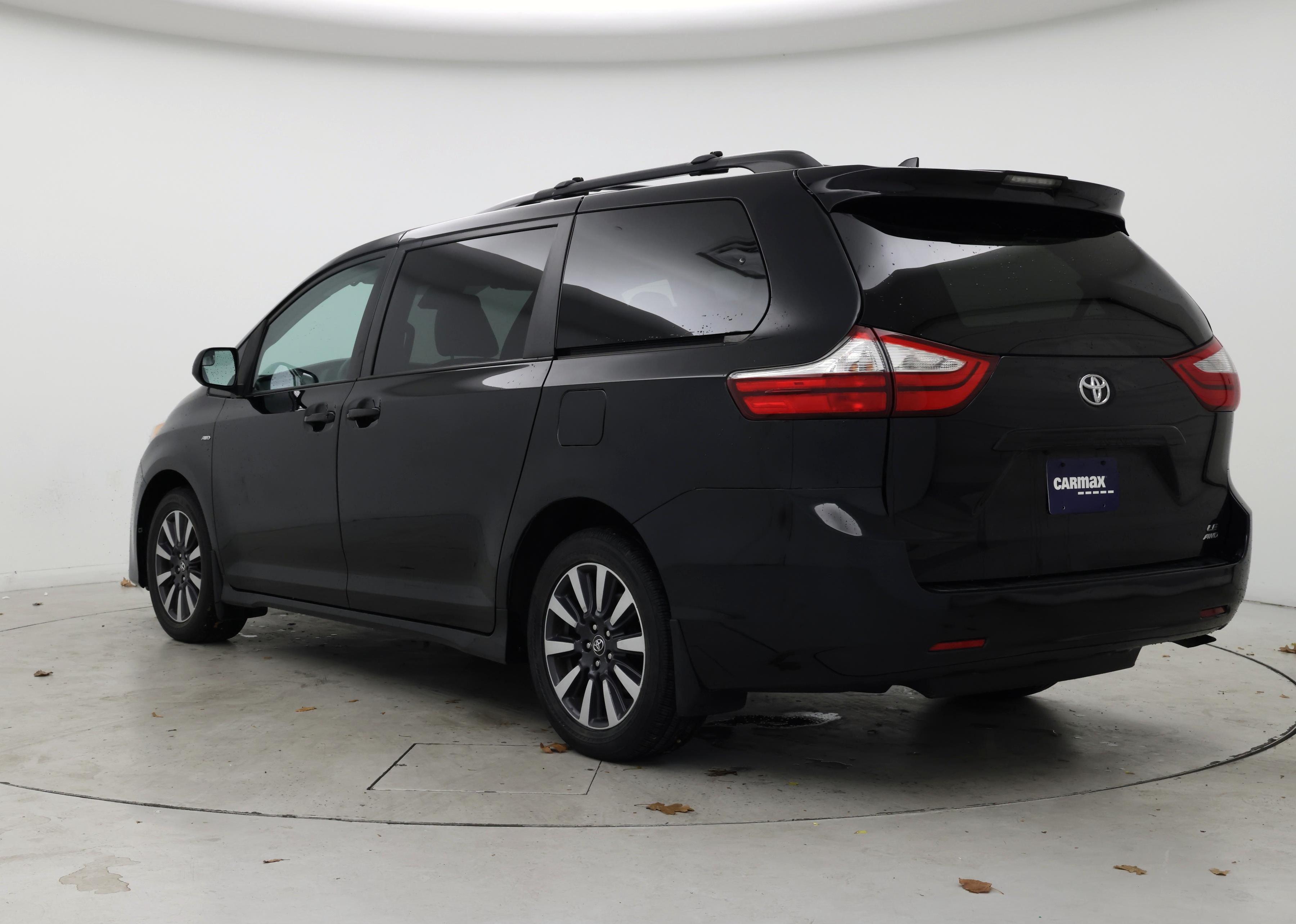 Thumbnail: 2019 Toyota Sienna - 2