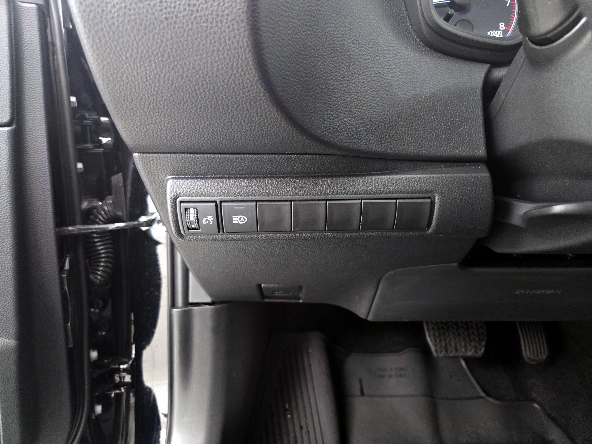 Thumbnail: 2025 Toyota Corolla - 13