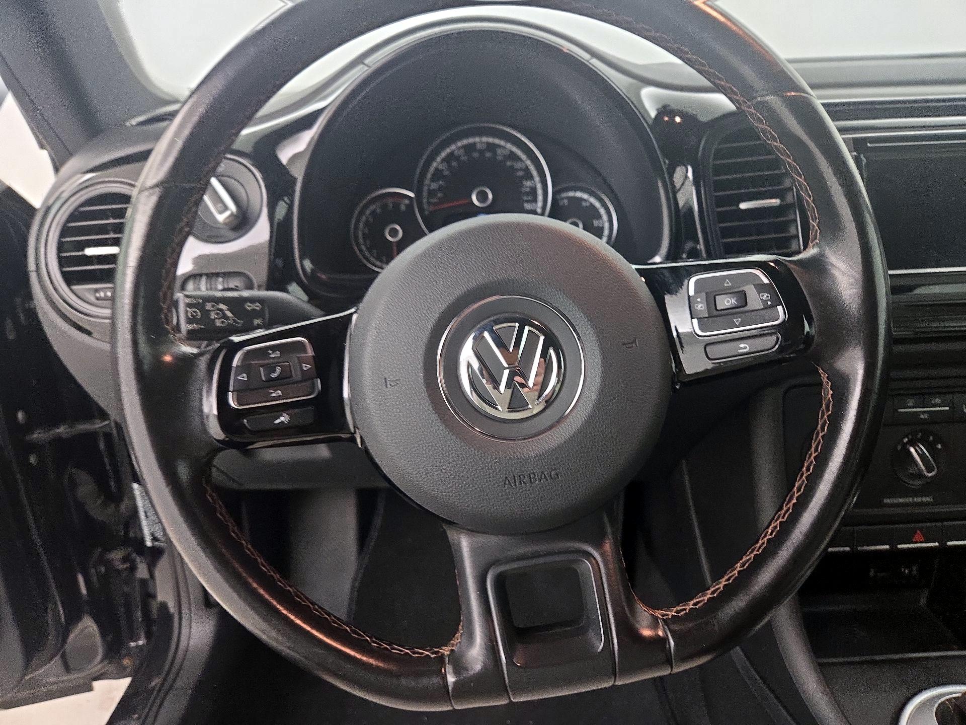 Thumbnail: 2016 Volkswagen Beetle - 10