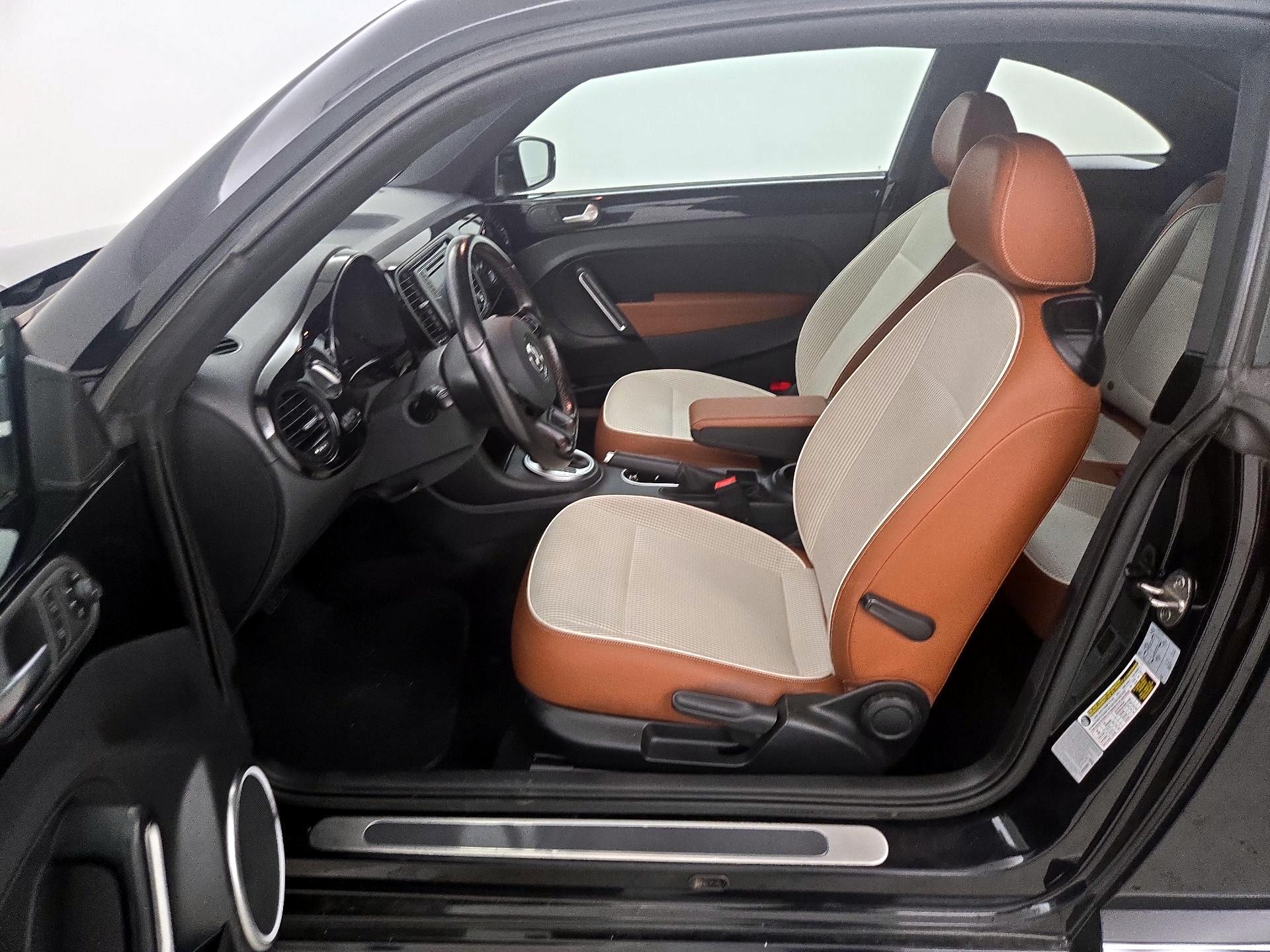 Thumbnail: 2016 Volkswagen Beetle - 11