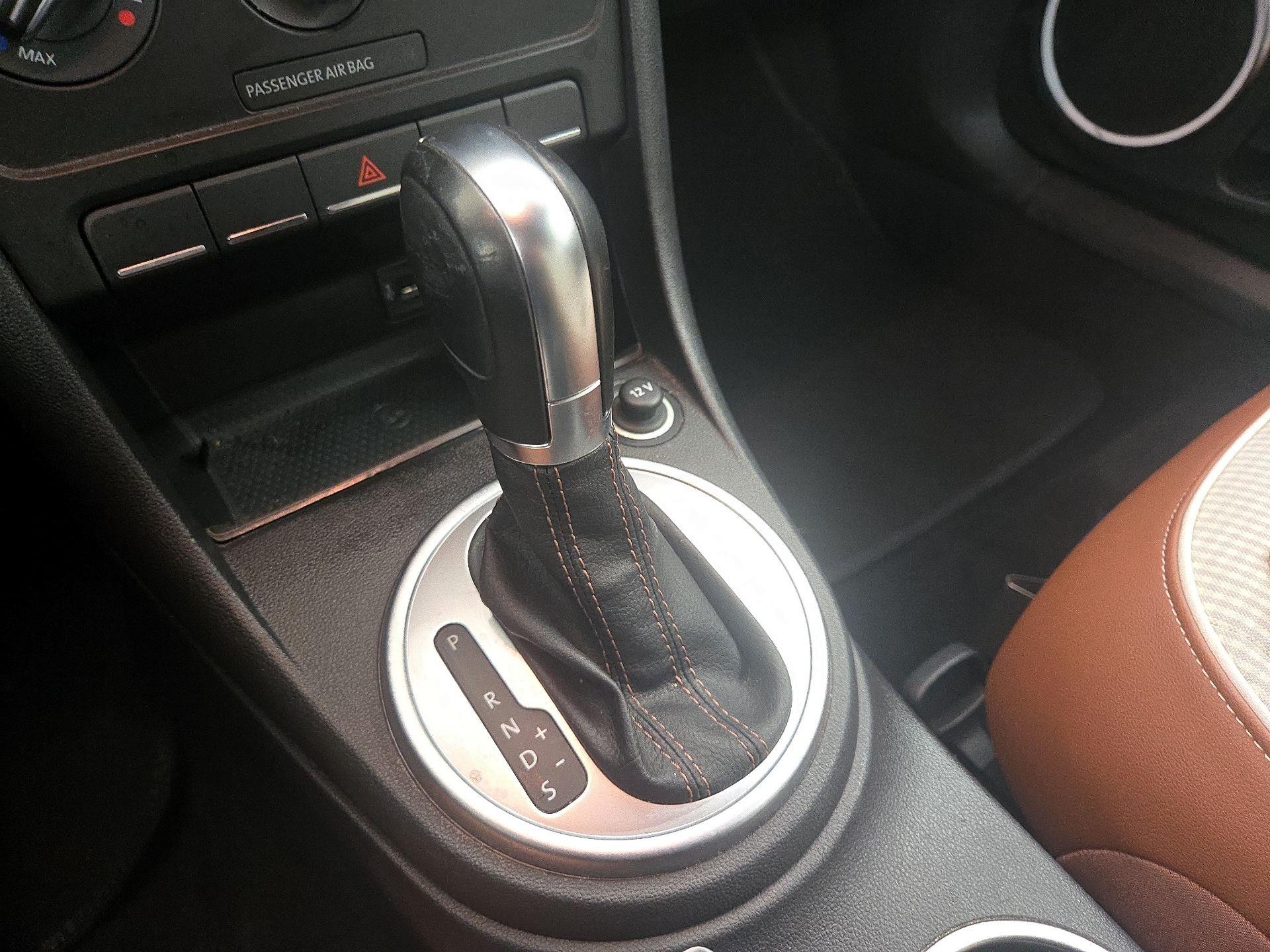 Thumbnail: 2016 Volkswagen Beetle - 17