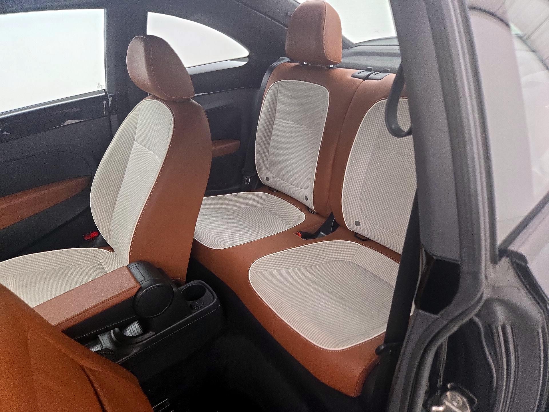 Thumbnail: 2016 Volkswagen Beetle - 19