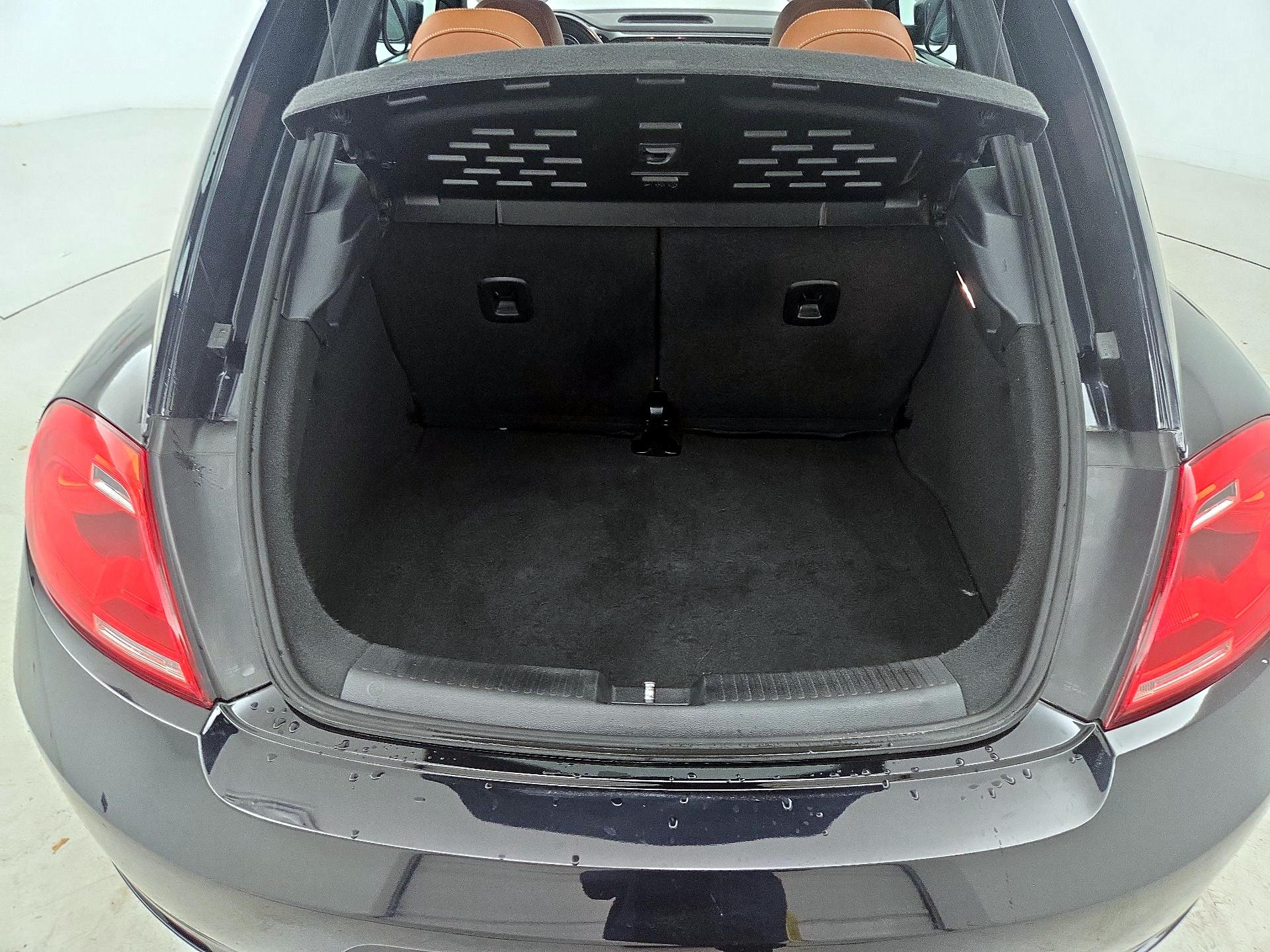 Thumbnail: 2016 Volkswagen Beetle - 20