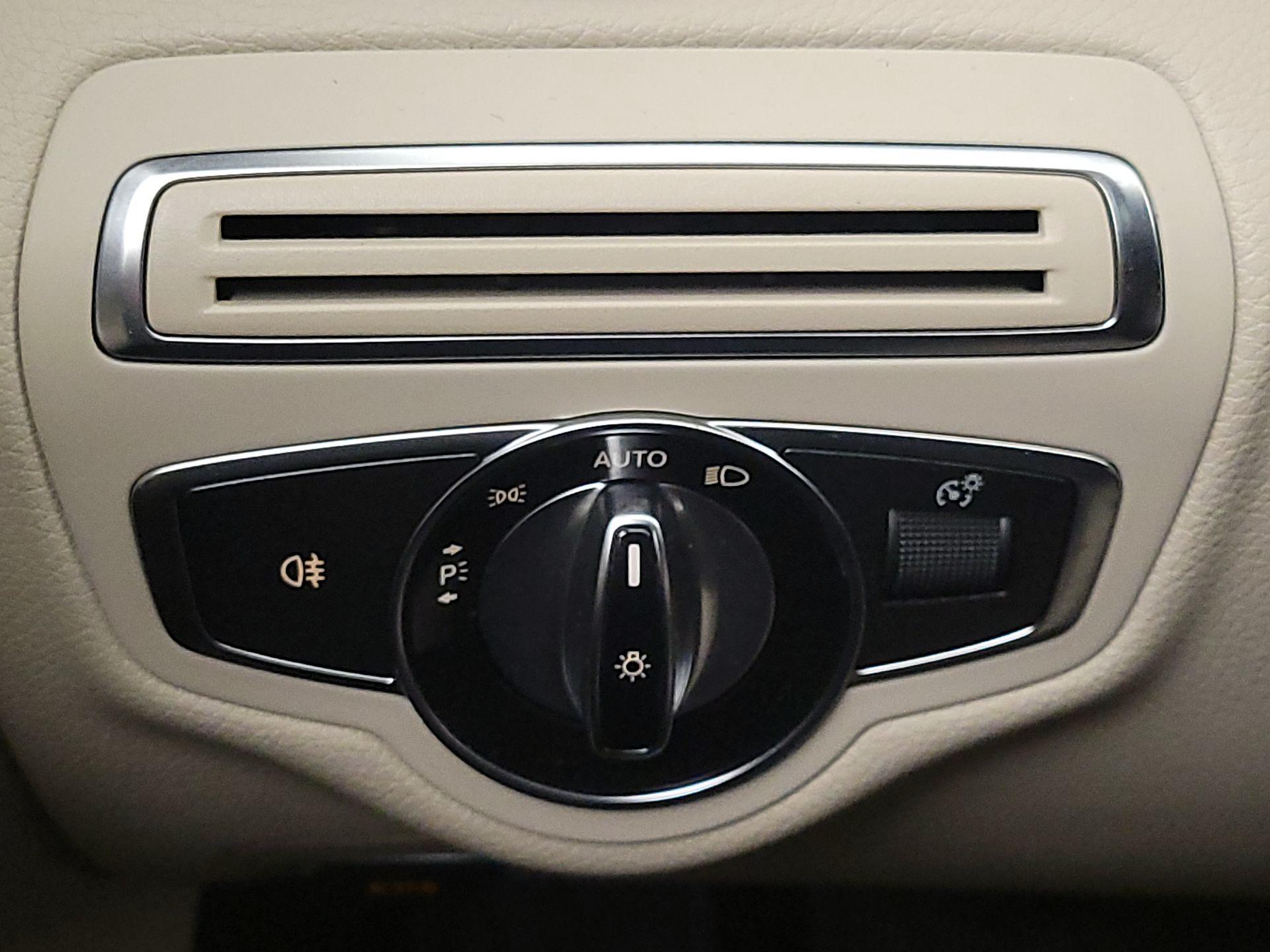 Thumbnail: 2016 Mercedes-Benz C-Class - 13