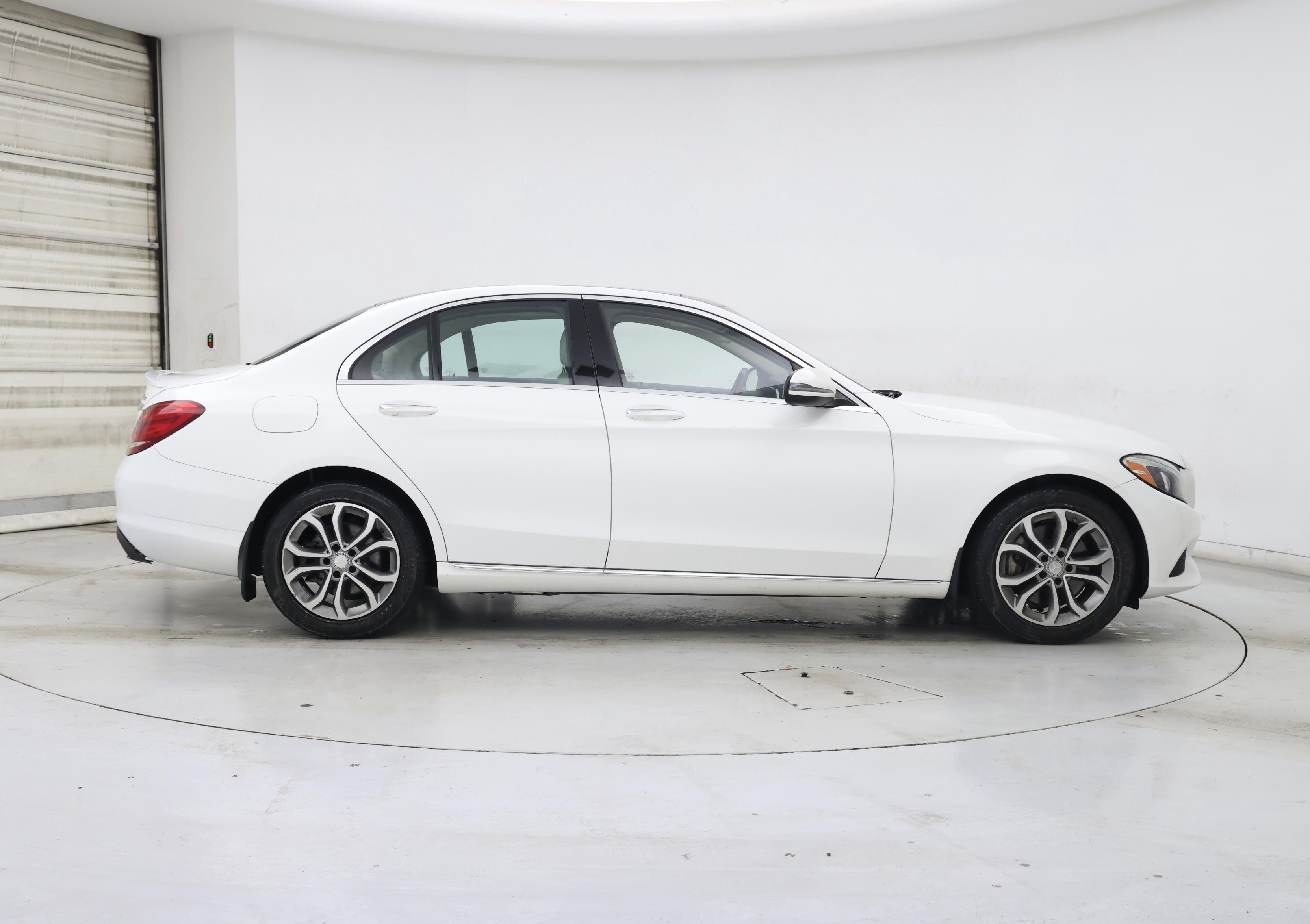 Thumbnail: 2016 Mercedes-Benz C-Class - 7